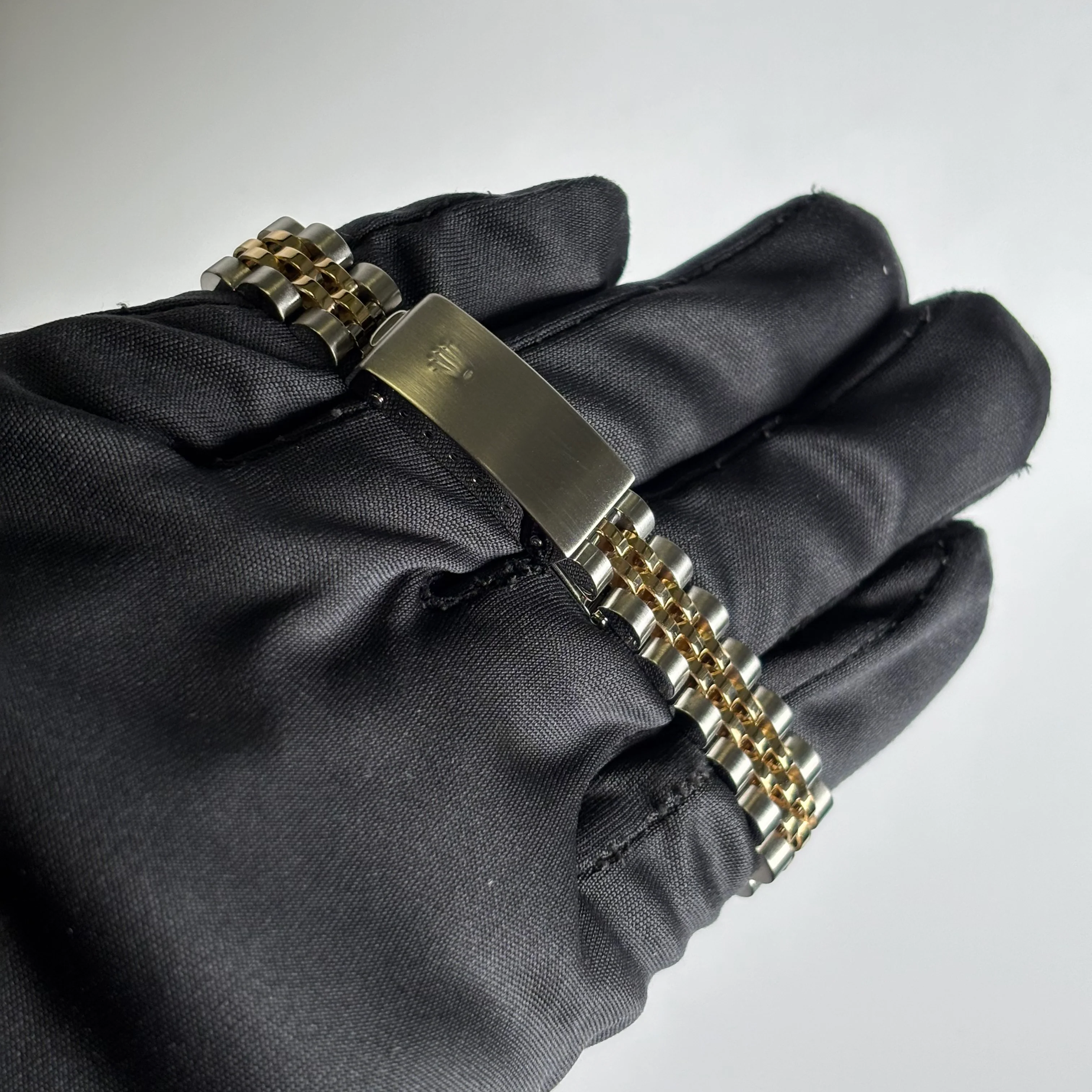 Rolex Datejust 26mm Champagne Dial Watch Ref# 69173 - Image 4