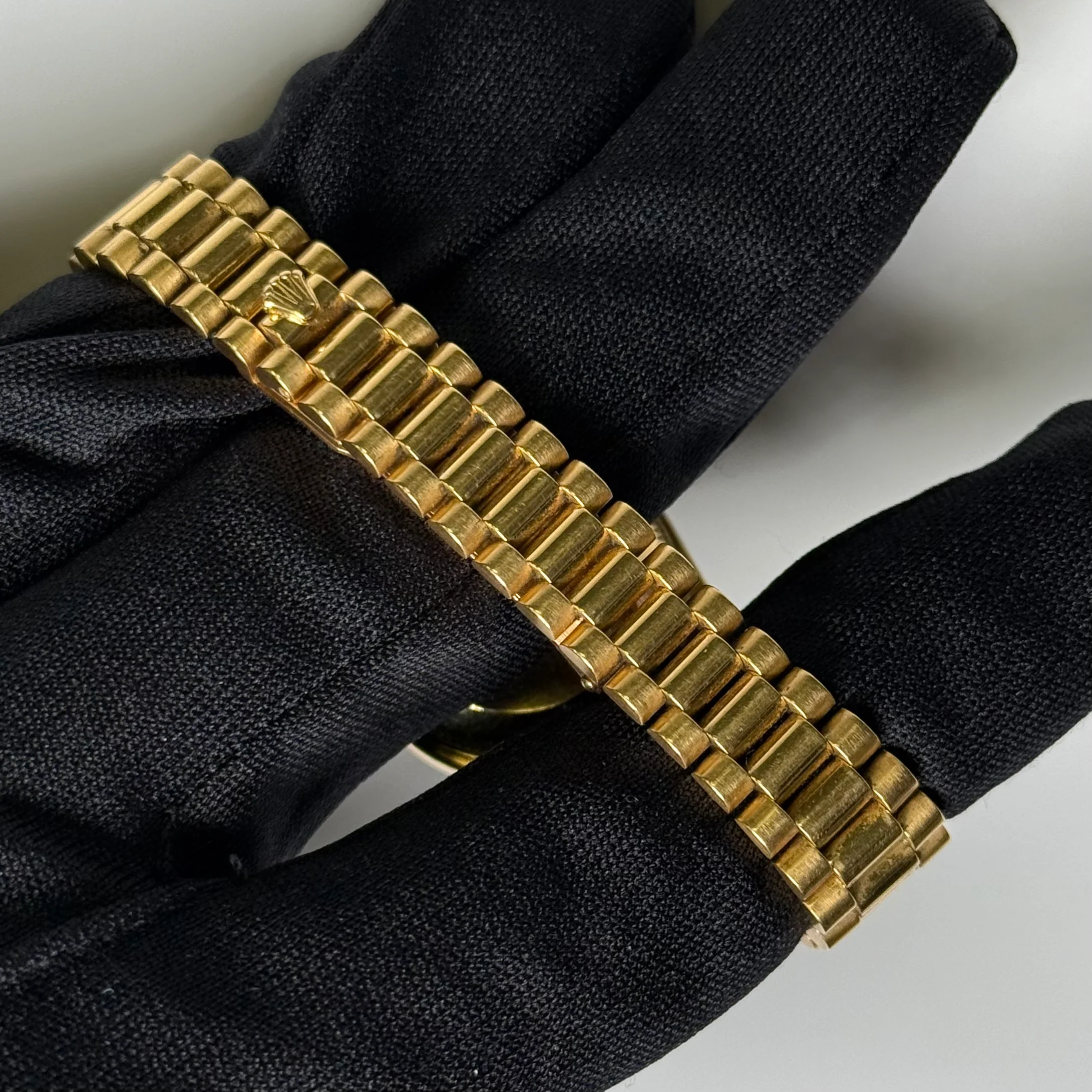 Rolex Datejust 26mm Champagne Dial Watch Ref# 69178 - Image 4