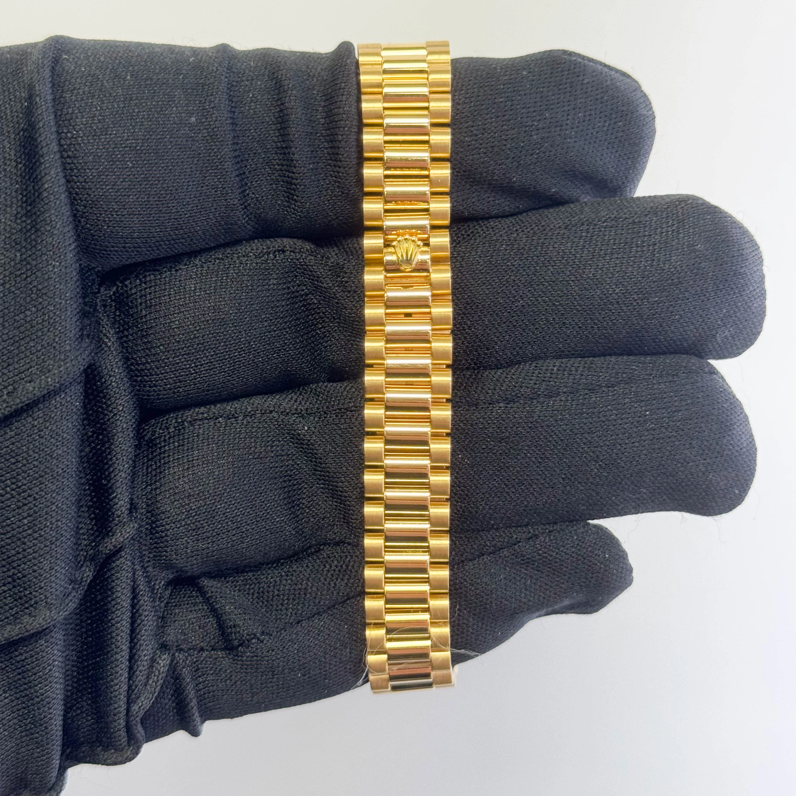 Rolex Datejust 26mm Champagne Dial Watch Ref# 69178 - Image 4