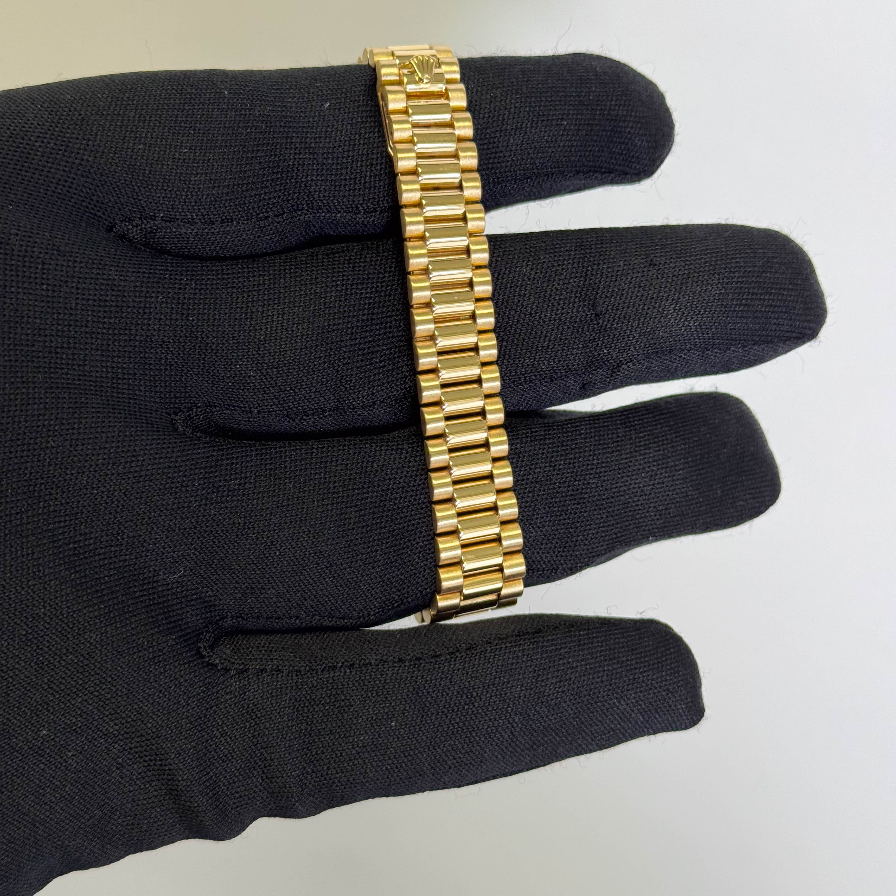 Rolex Datejust 26mm Champagne Dial Watch Ref# 69178 - Image 4