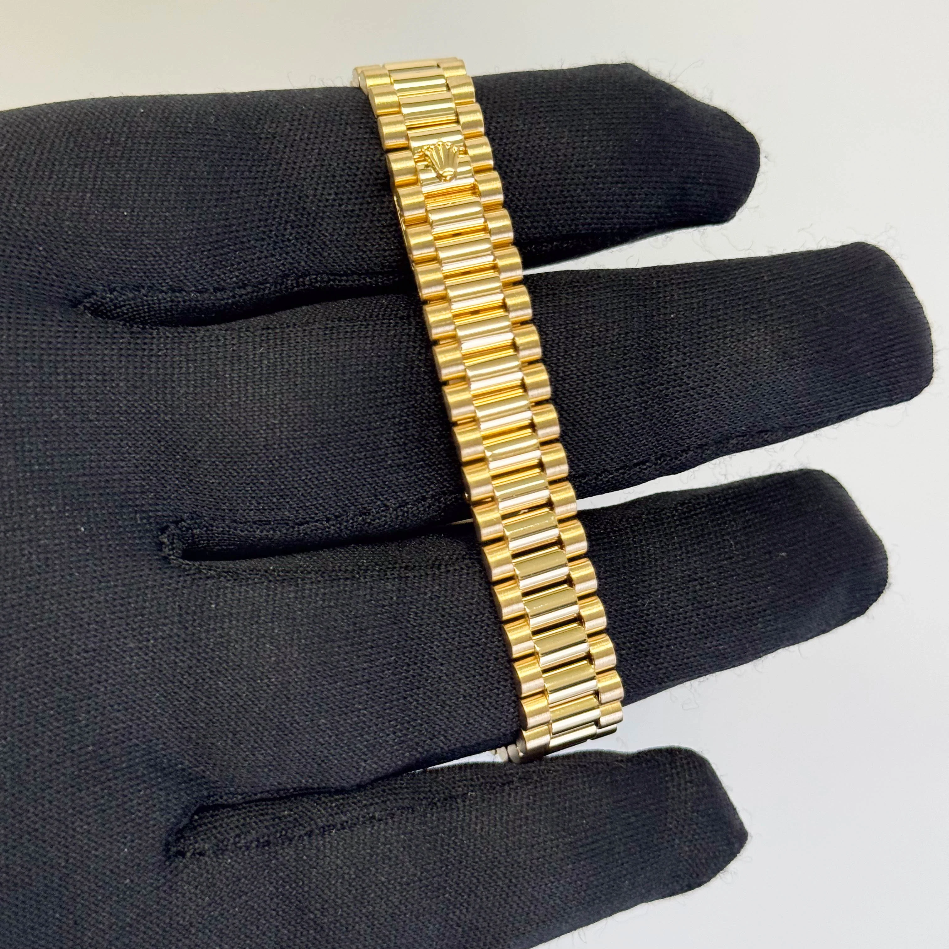 Rolex Datejust 26mm Champagne Dial Watch Ref# 69178 - Image 4