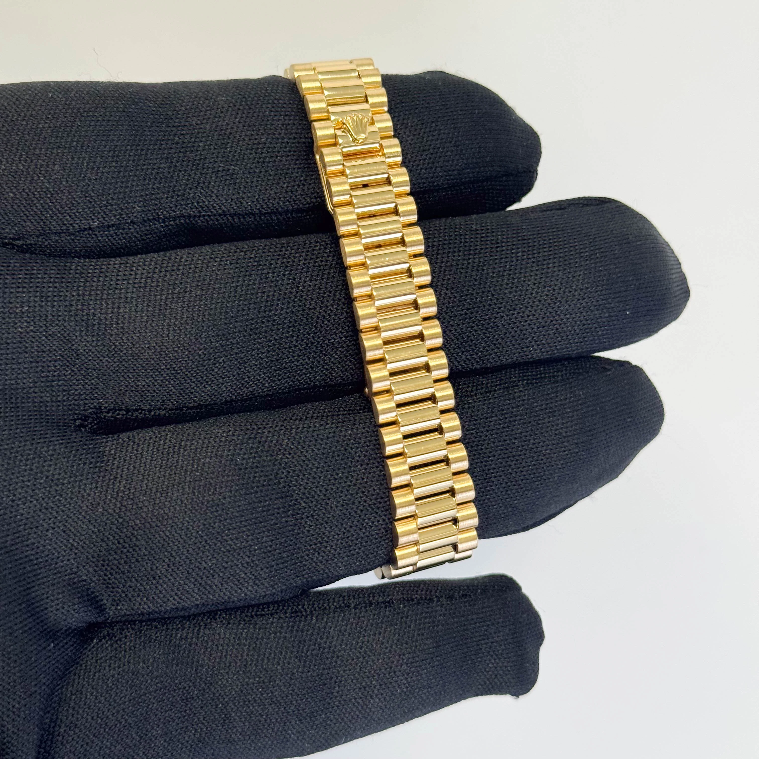 Rolex Datejust 26mm Champagne Dial Watch Ref# 69178 - Image 4