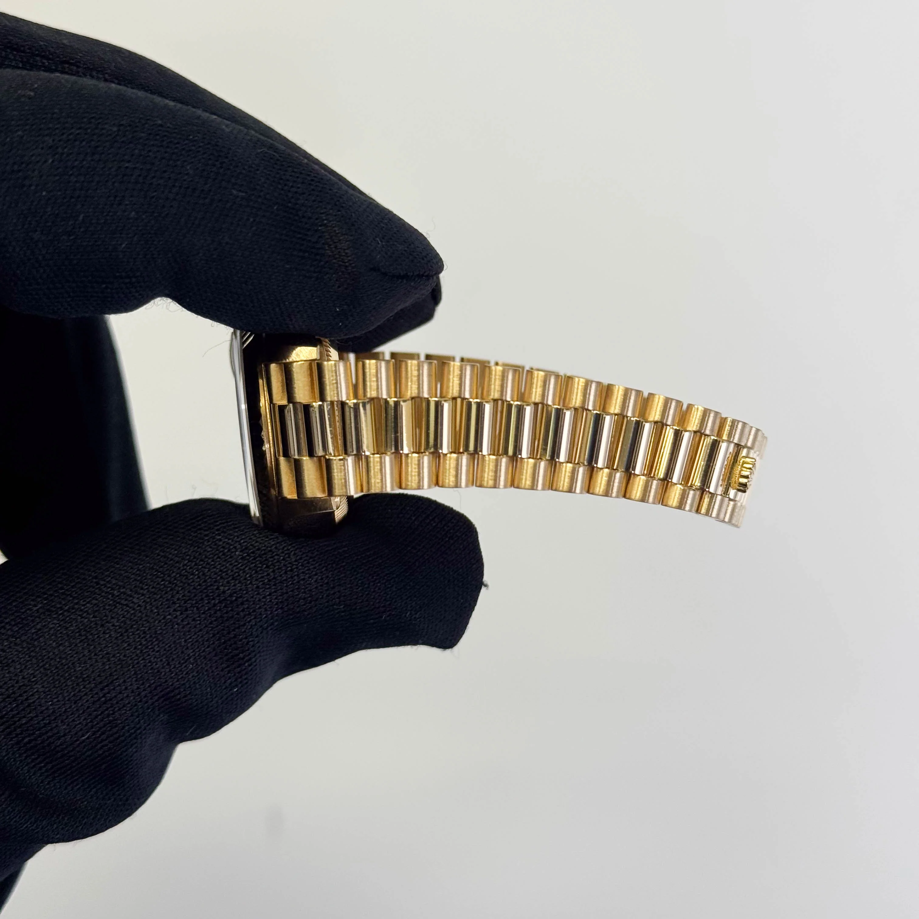Rolex Datejust 26mm Champagne Dial Watch Ref# 69178 - Image 5