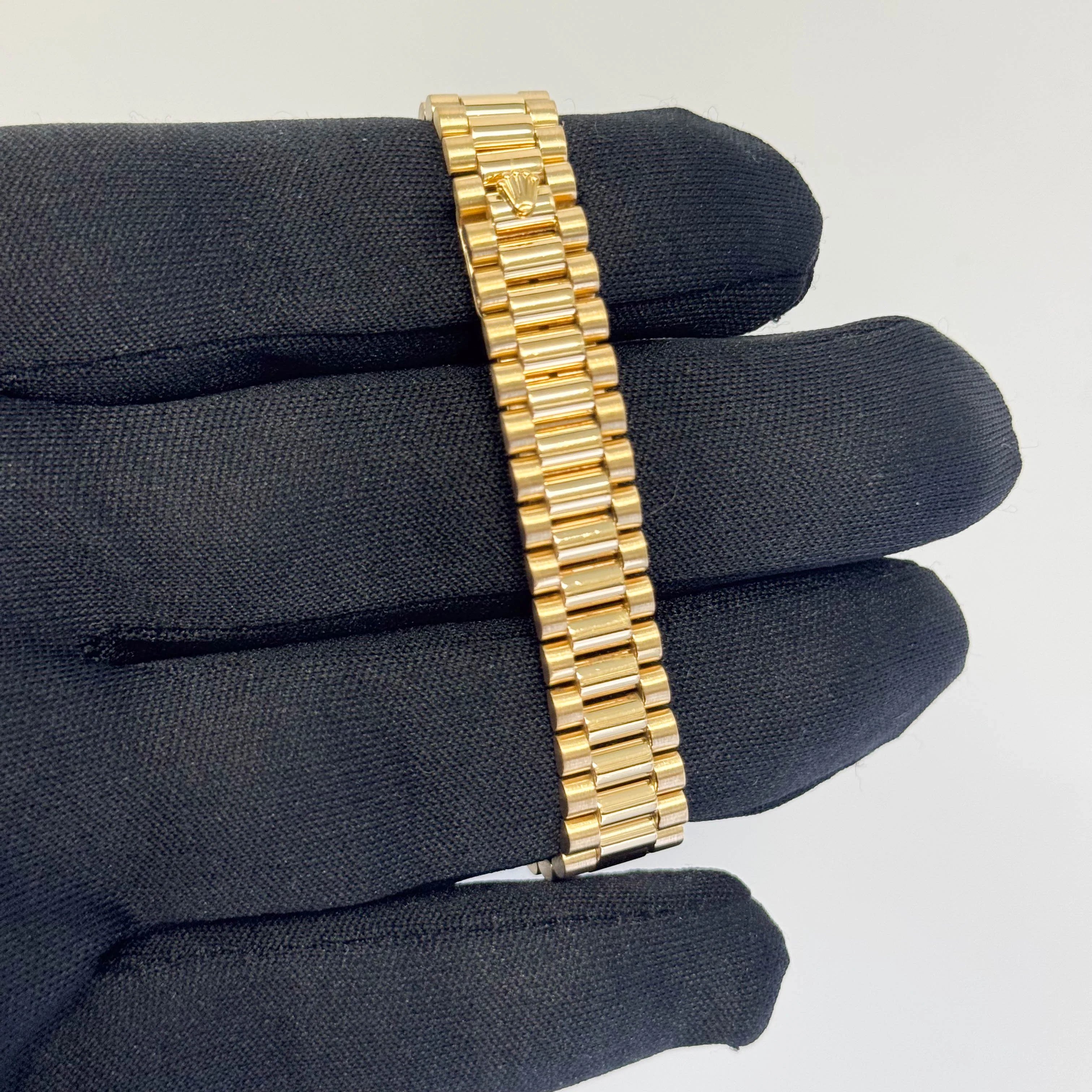 Rolex Datejust 26mm Champagne Dial Watch Ref# 69178 - Image 4