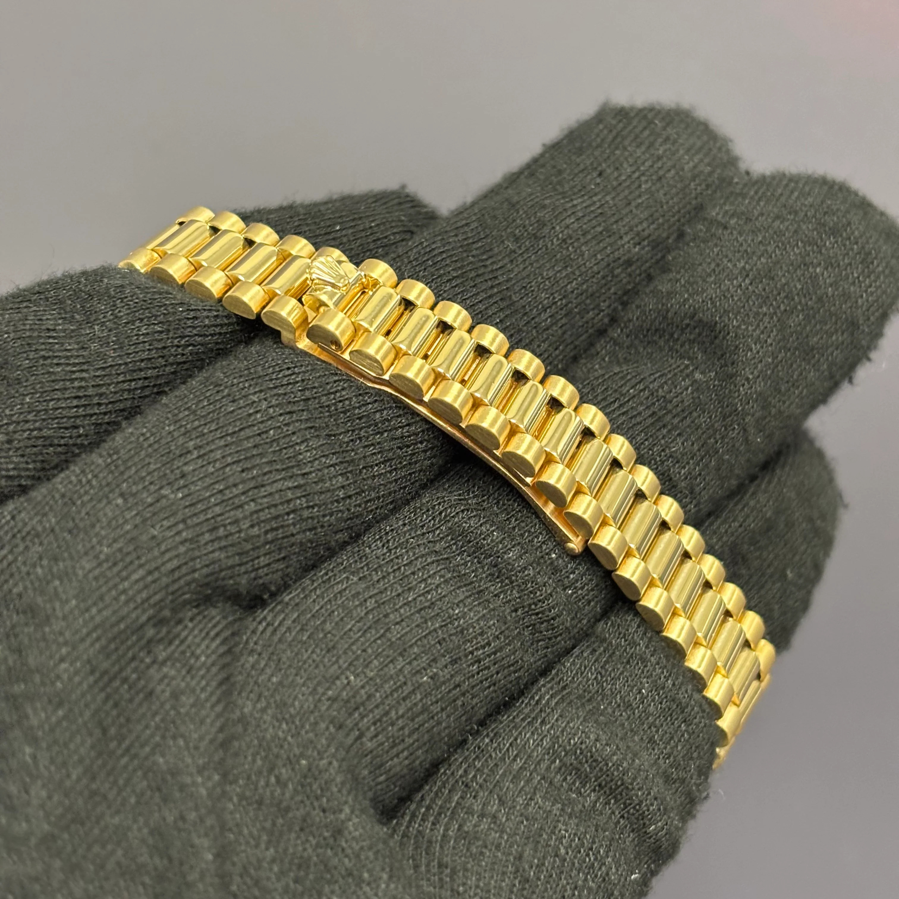 Rolex Datejust 26mm MOP Dial Watch Ref# 69178 - Image 4