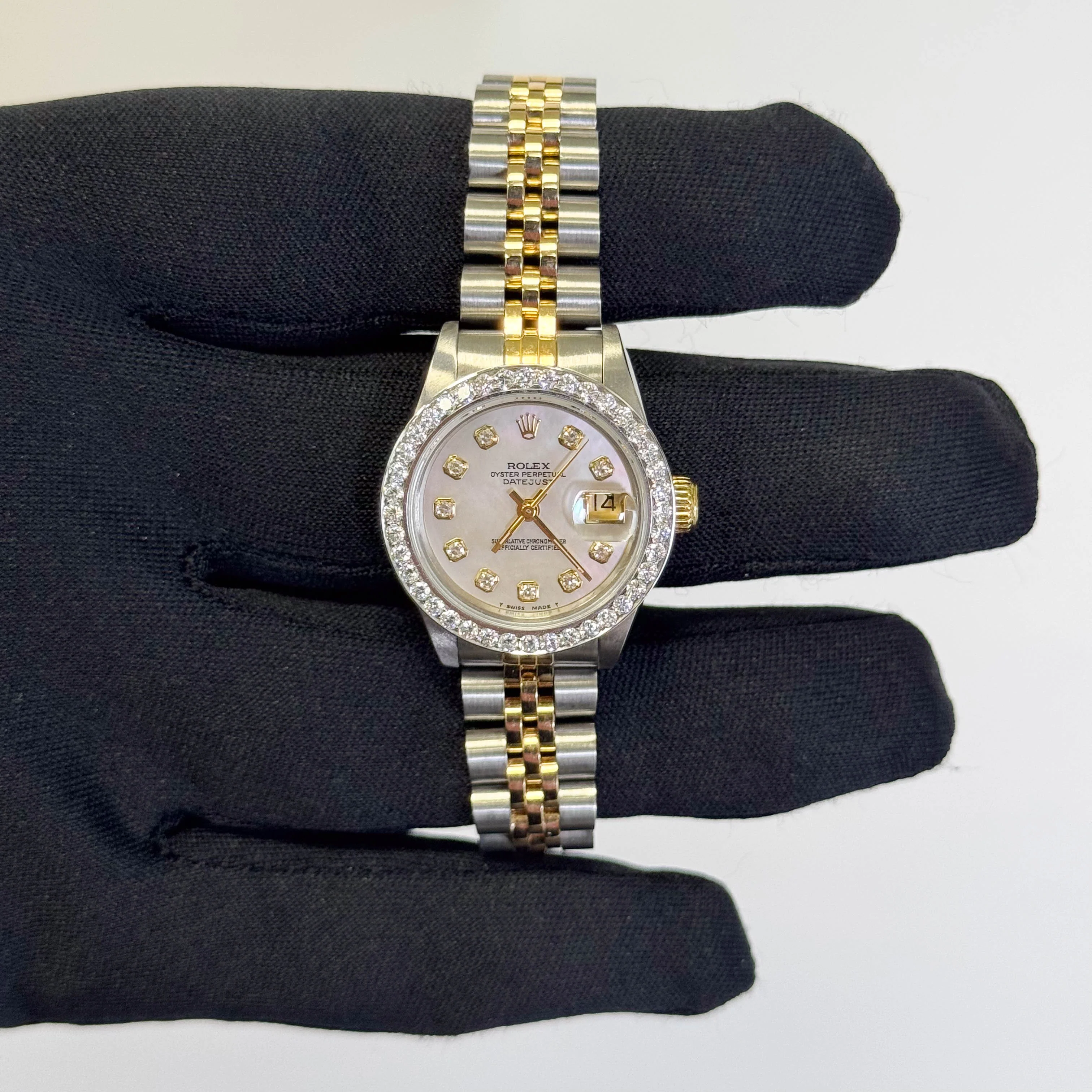 Rolex Datejust 26mm MOP Dial Watch Ref# 69173 - Image 2