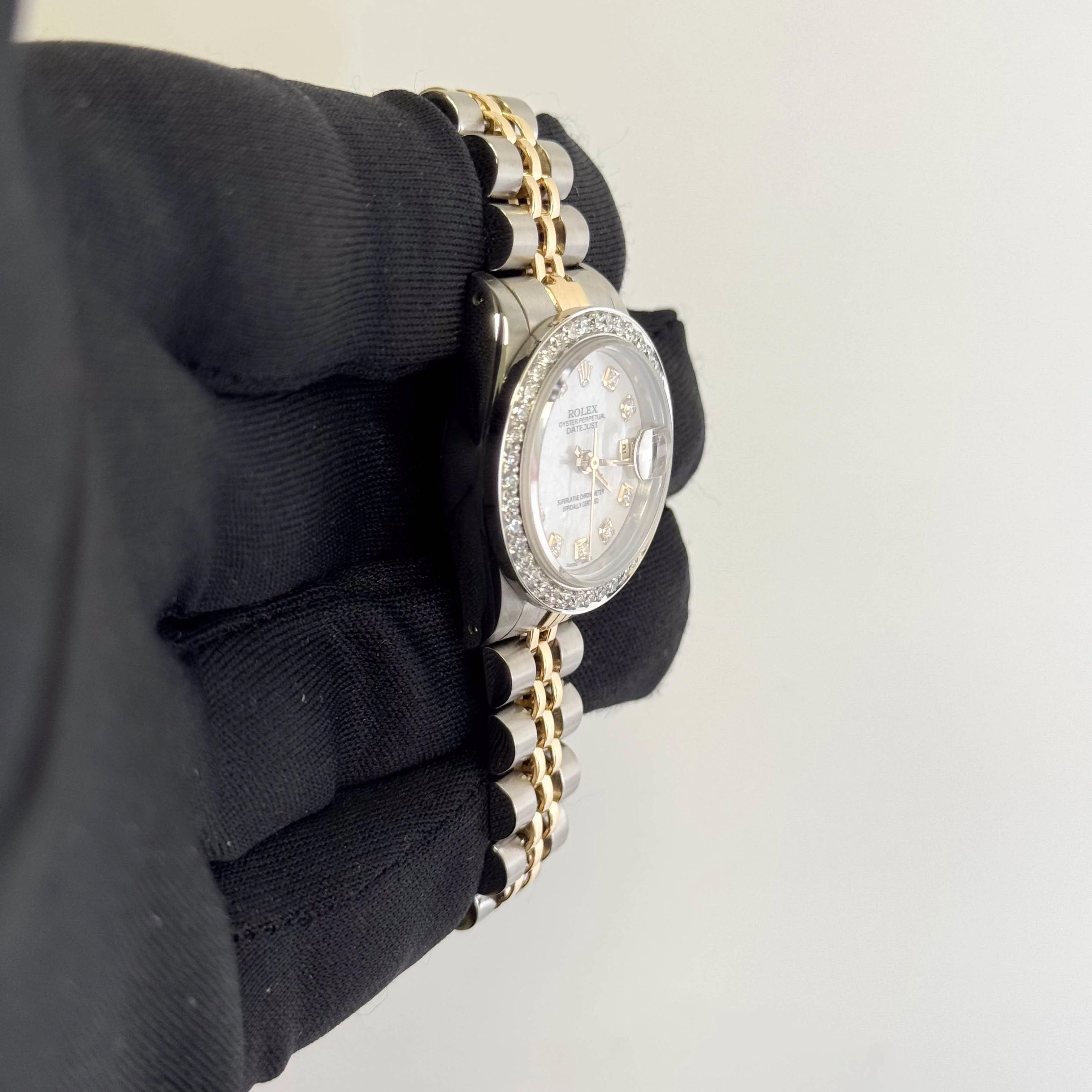 Rolex Datejust 26mm MOP Dial Watch Ref# 69173 - Image 3