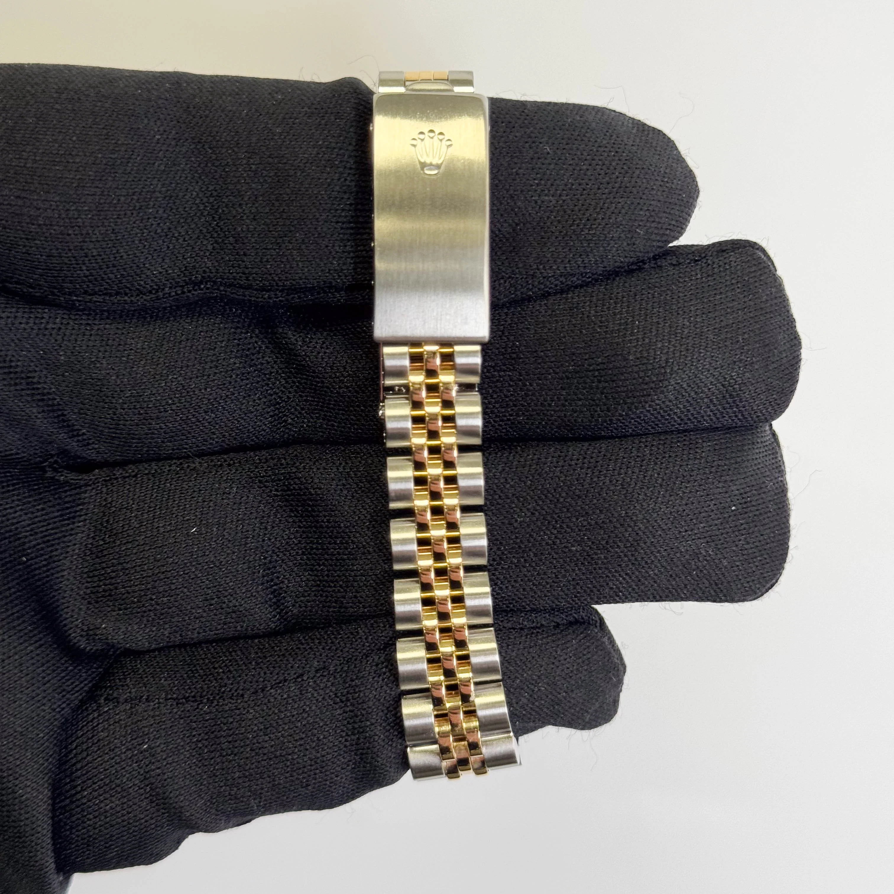 Rolex Datejust 26mm MOP Dial Watch Ref# 69173 - Image 4