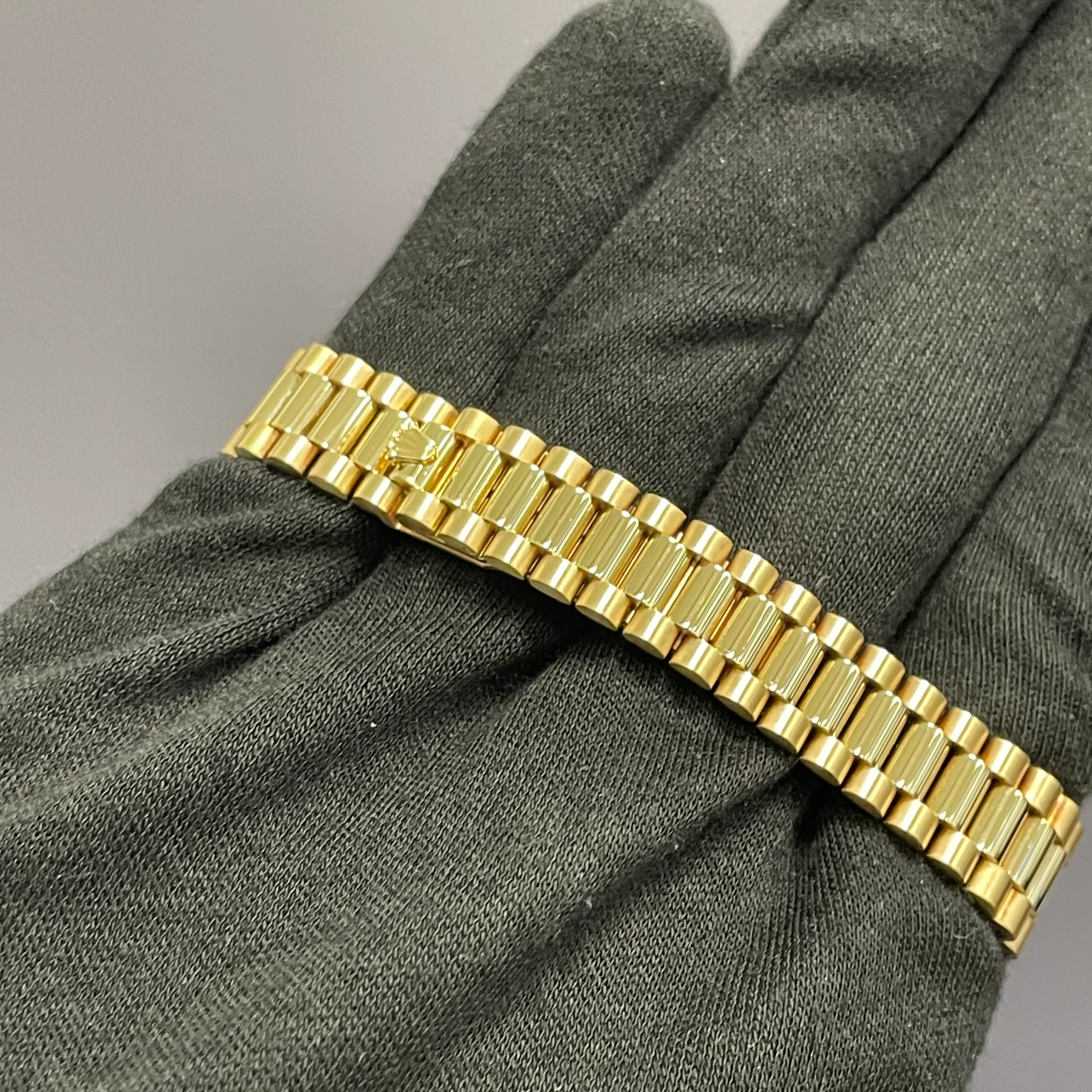Rolex Datejust 26mm Champagne Watch Dial Watch Ref# 69178 - Image 4