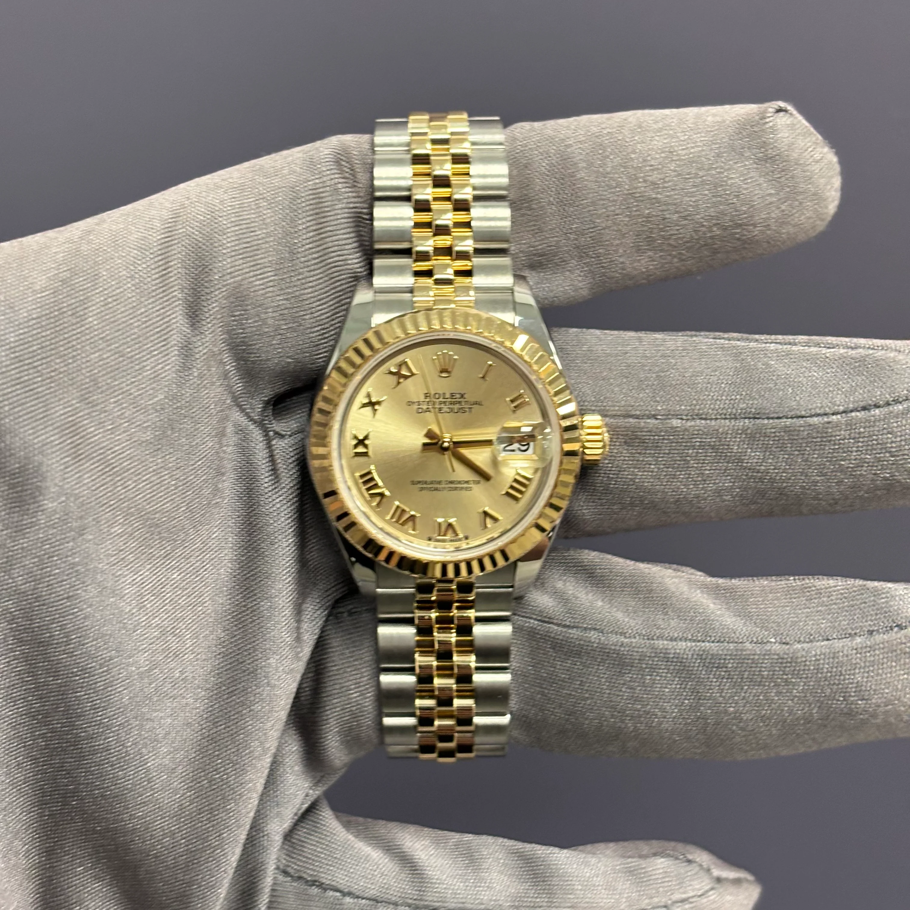 Rolex Datejust 28mm Champagne Dial Watch Ref# 279173 - Image 2