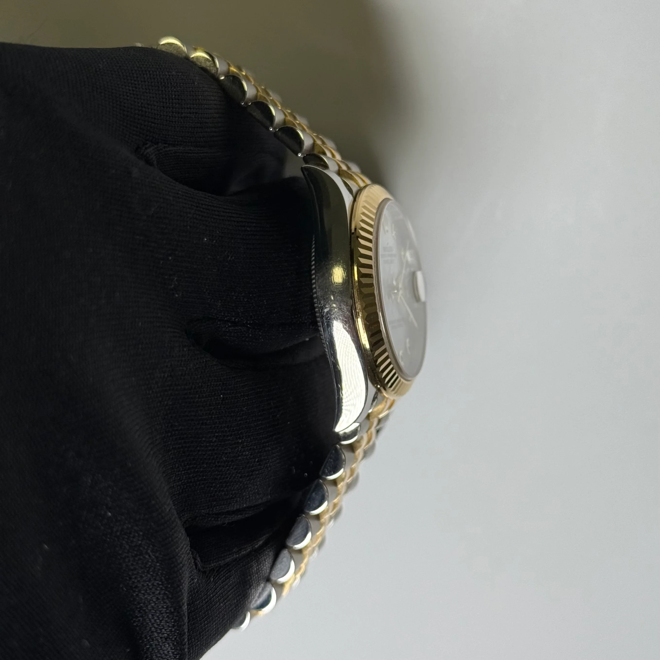 Rolex Datejust 31mm MOP Dial Watch Ref# 278273 - Image 3