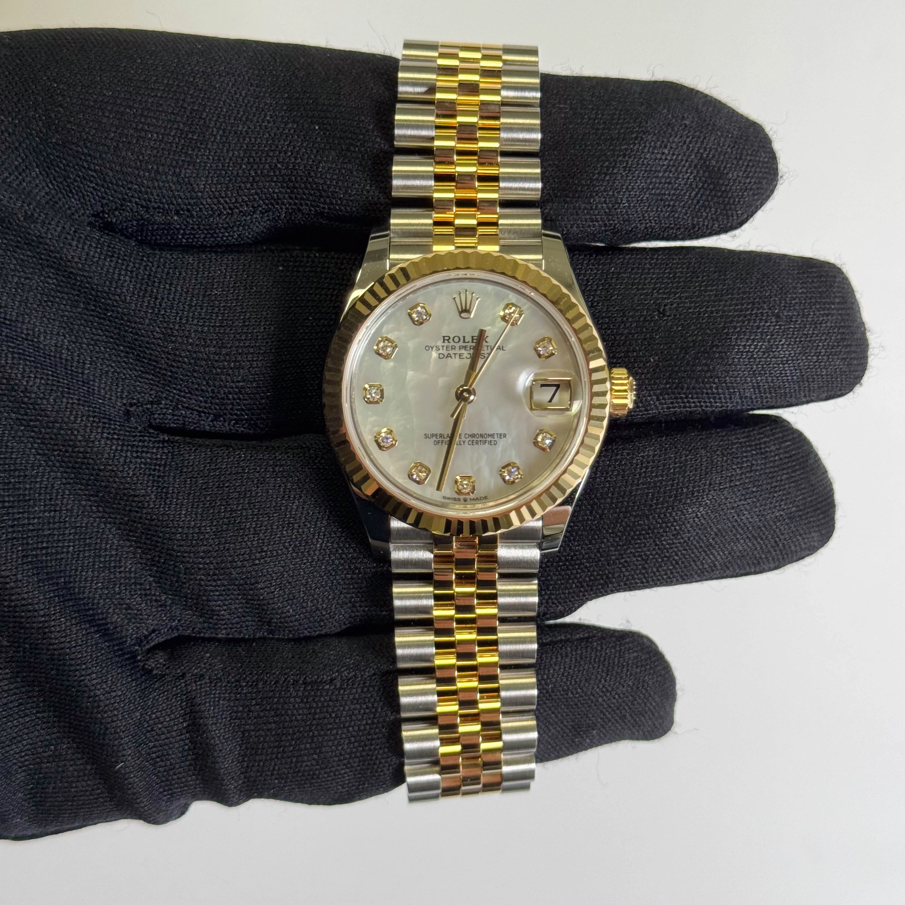 Rolex Datejust 31mm MOP Dial Watch Ref# 278273 - Image 2