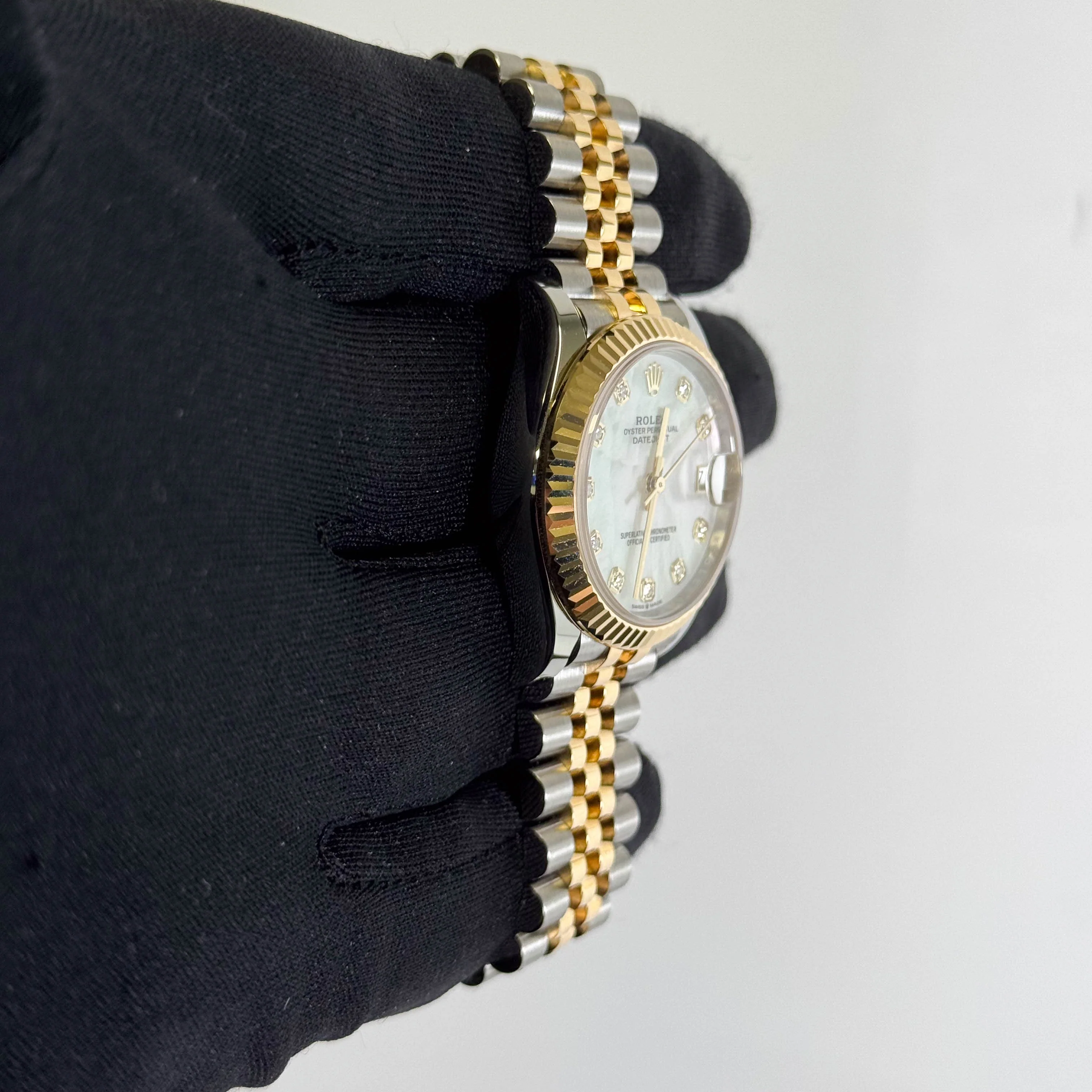 Rolex Datejust 31mm MOP Dial Watch Ref# 278273 - Image 3