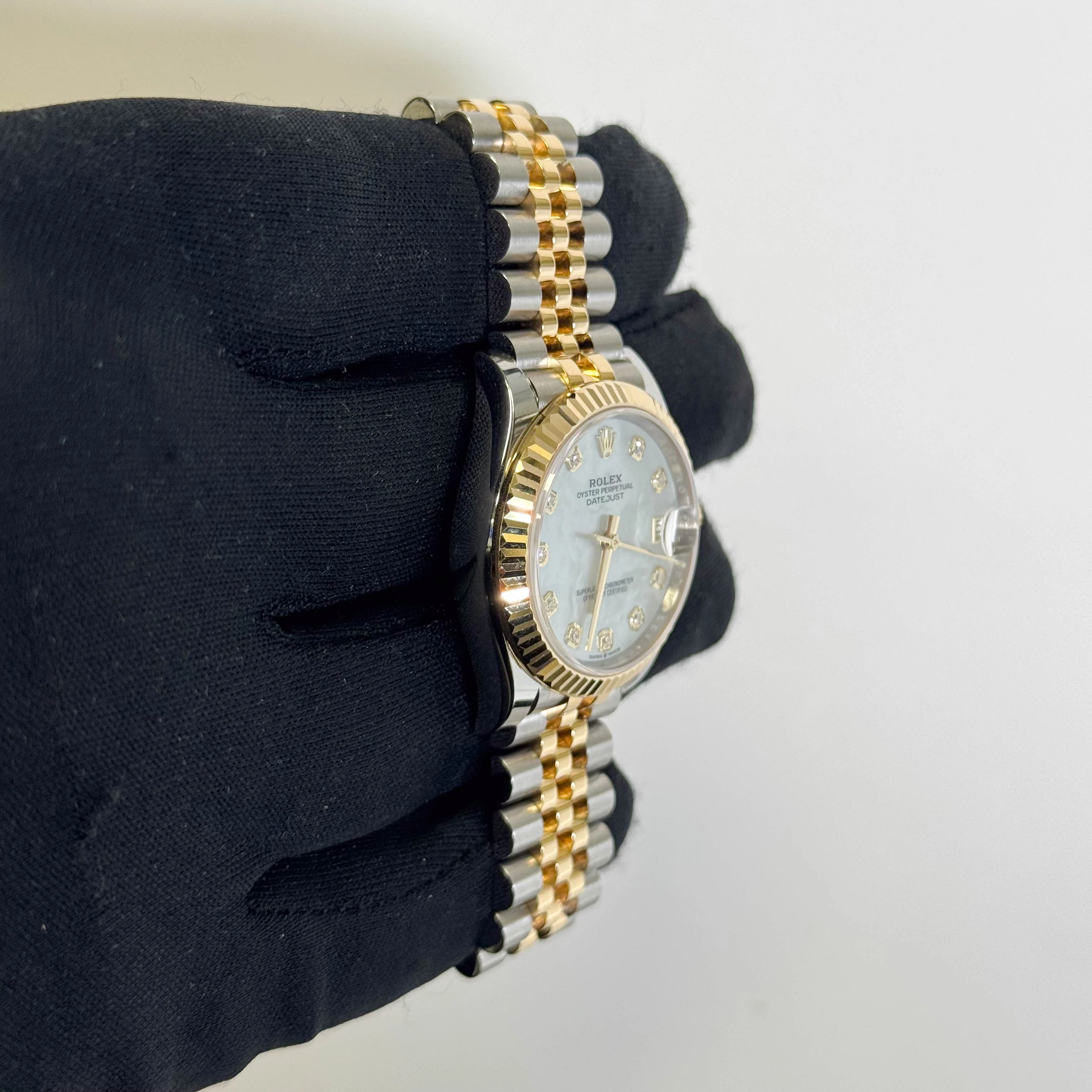 Rolex Datejust 31mm MOP Dial Watch Ref# 278273 - Image 3