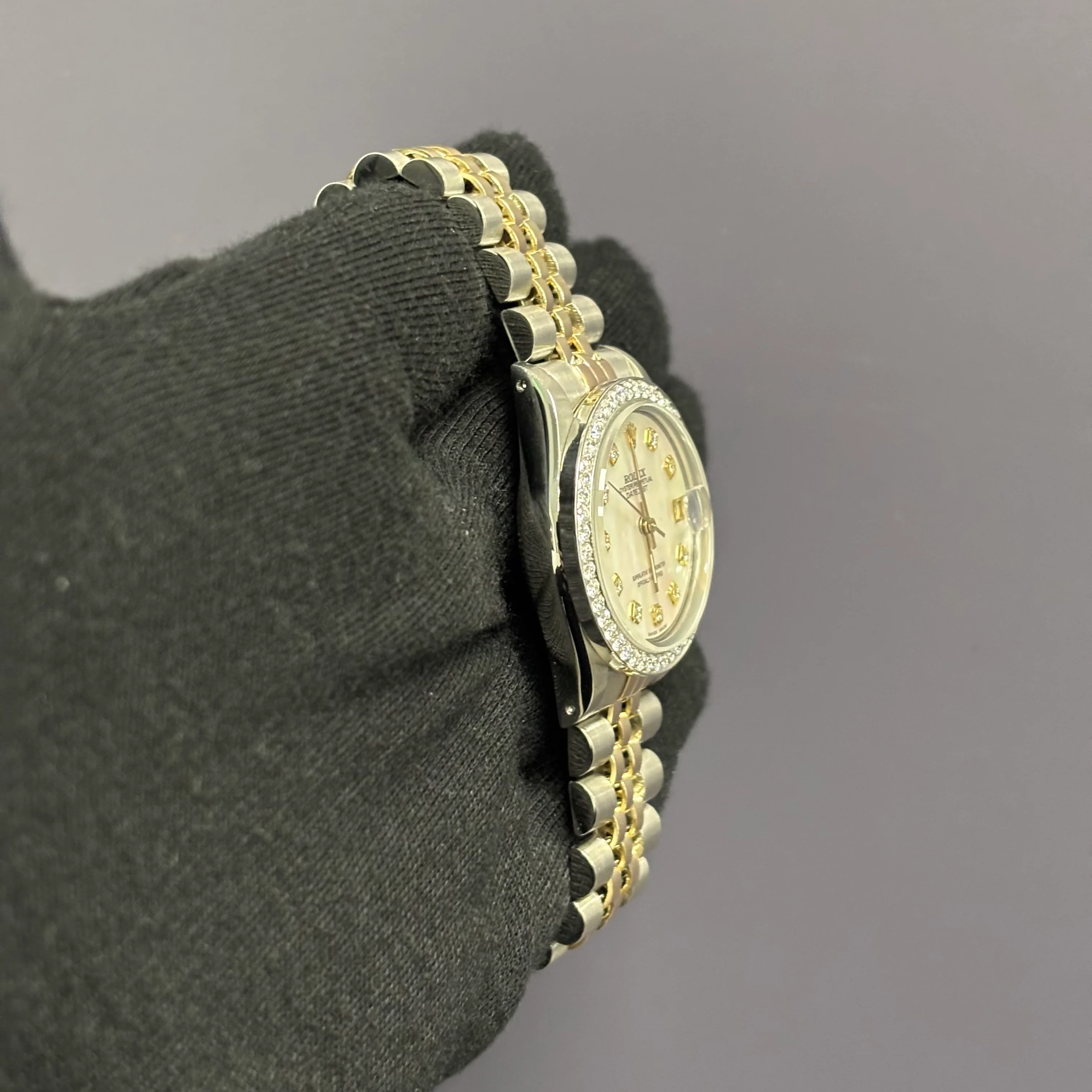 Rolex Datejust 31mm MOP Dial Watch Ref# 68273 - Image 3