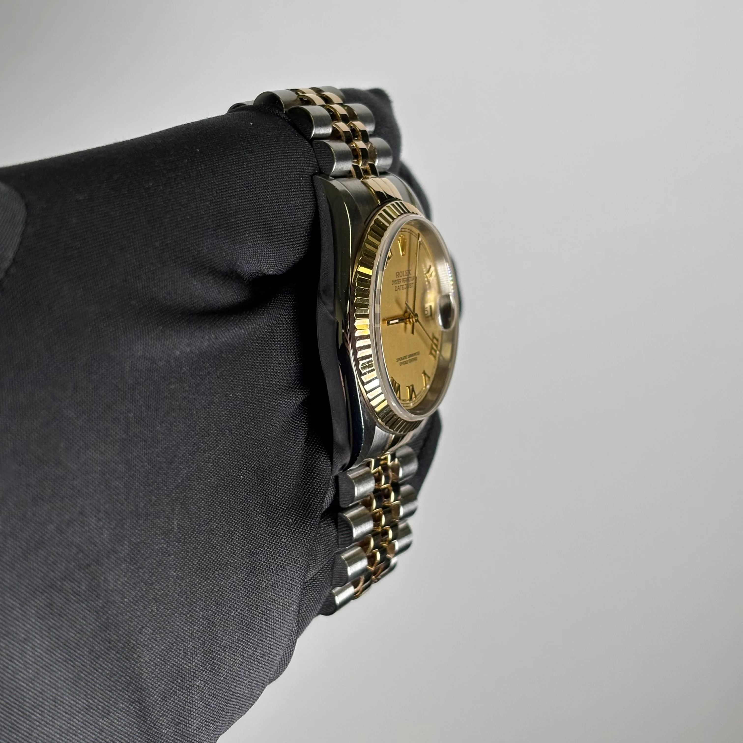 Rolex Datejust 36mm Champagne Dial Watch Ref# 16233 - Image 3