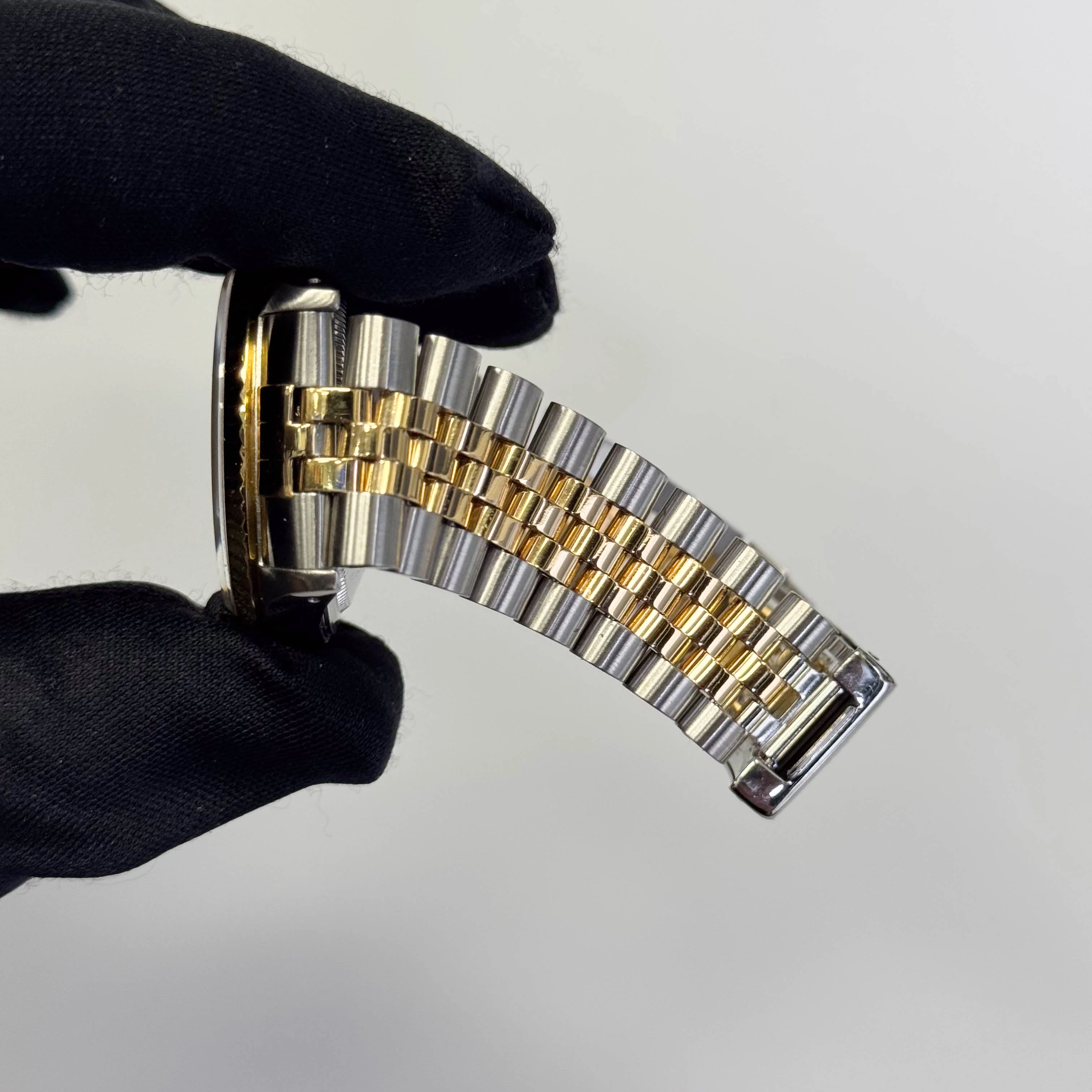 Rolex Datejust 36mm Champagne Dial Watch Ref# 16233 - Image 5