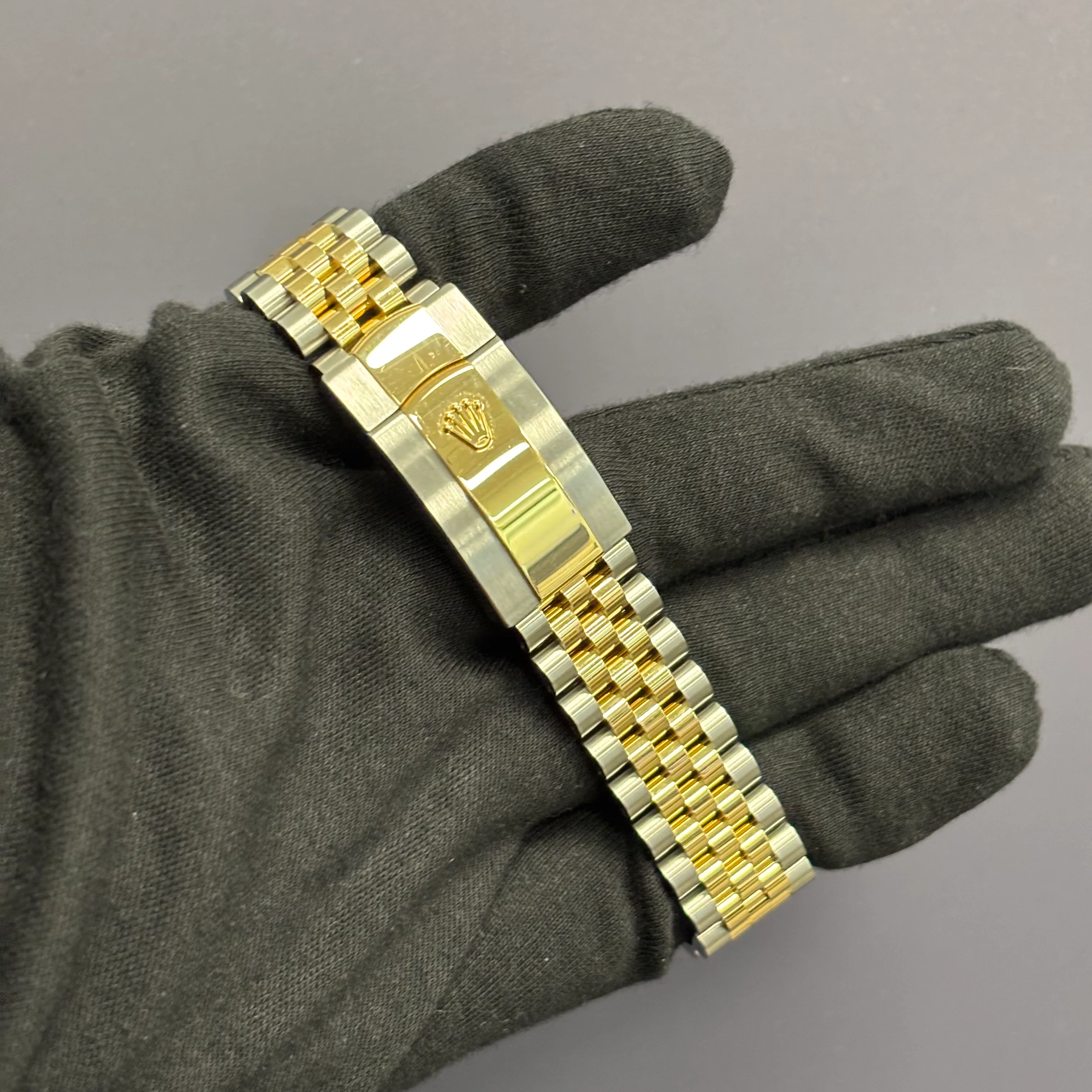 Rolex Datejust 36mm Champagne Dial Watch Ref# 126203 - Image 4