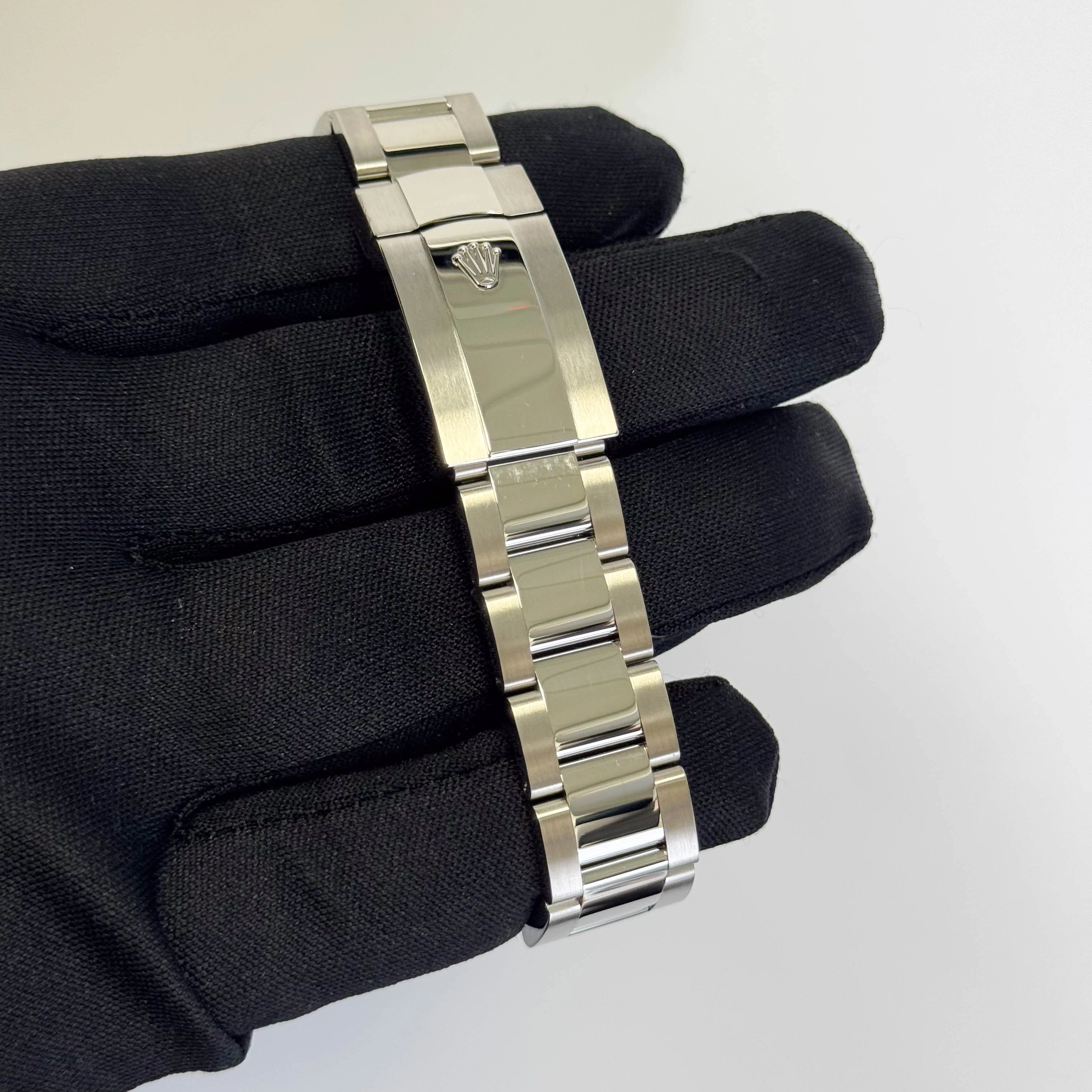 Rolex Datejust 36mm Green Dial Watch Ref# 126200 - Image 4