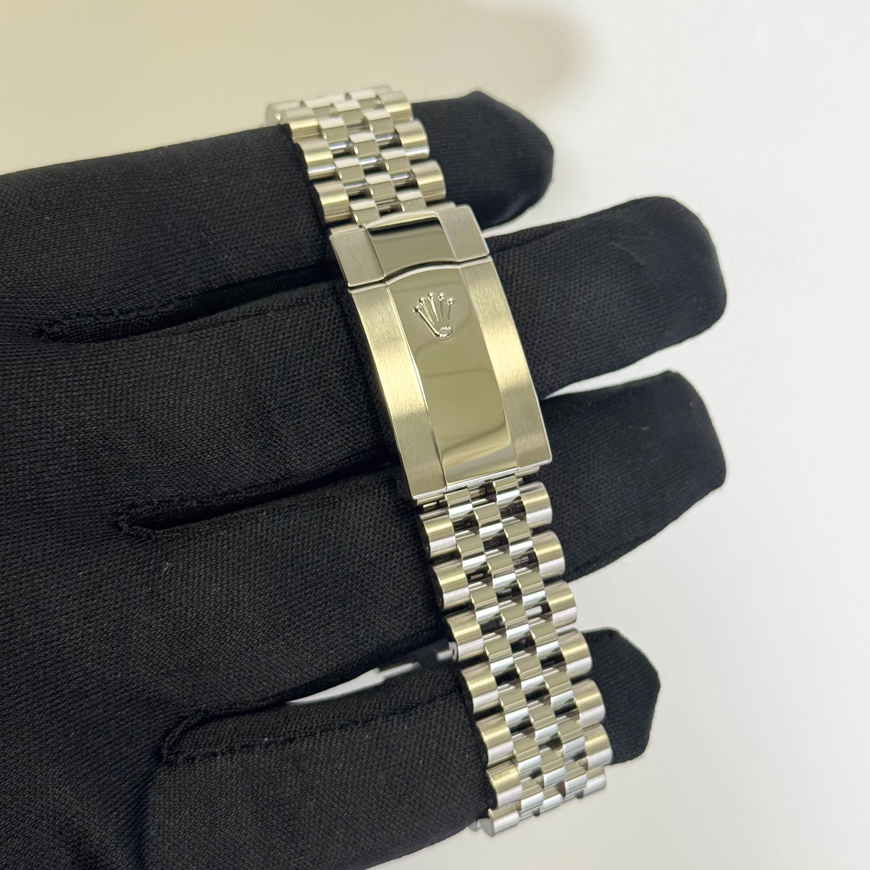 Rolex Datejust 36mm Green Dial Watch Ref# 126200 - Image 4