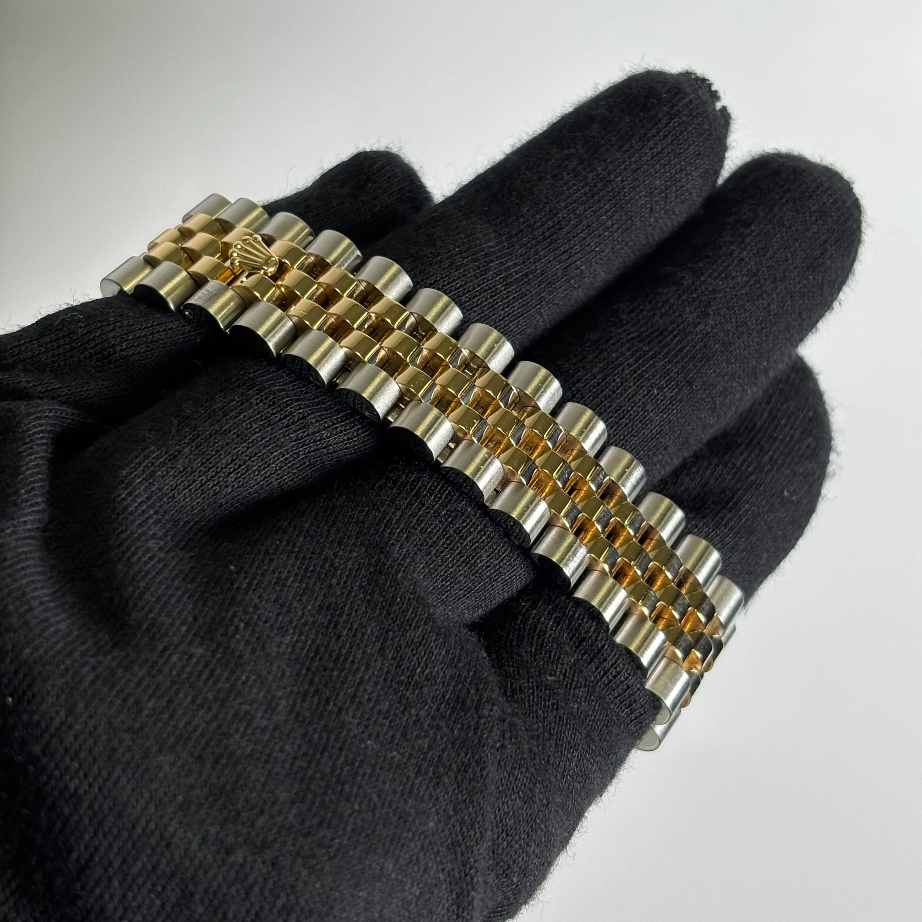 Rolex Datejust 36mm MOP Dial Watch Ref# 116233 - Image 4
