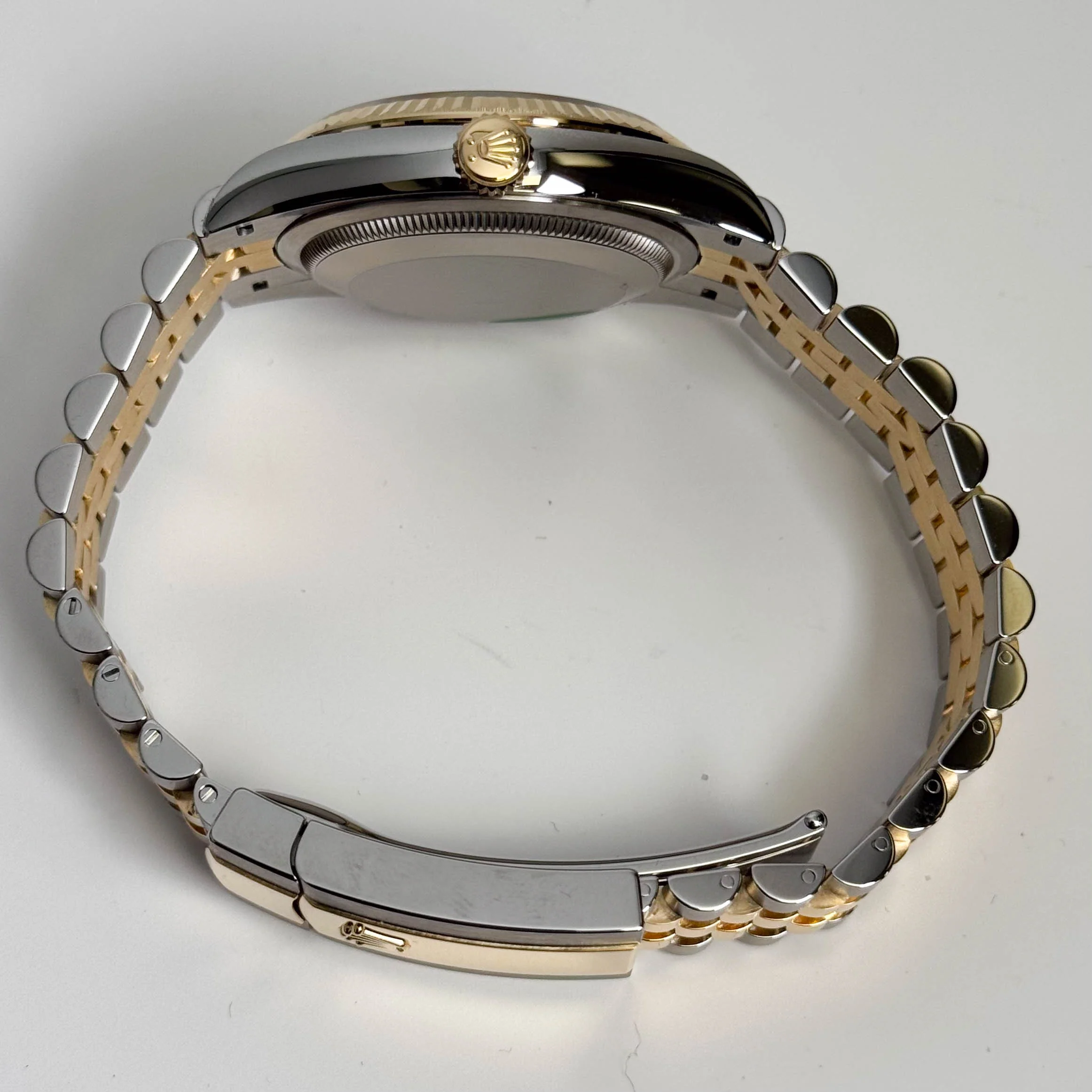 Rolex Datejust 36mm MOP Dial Watch Ref# 126233 - Image 6