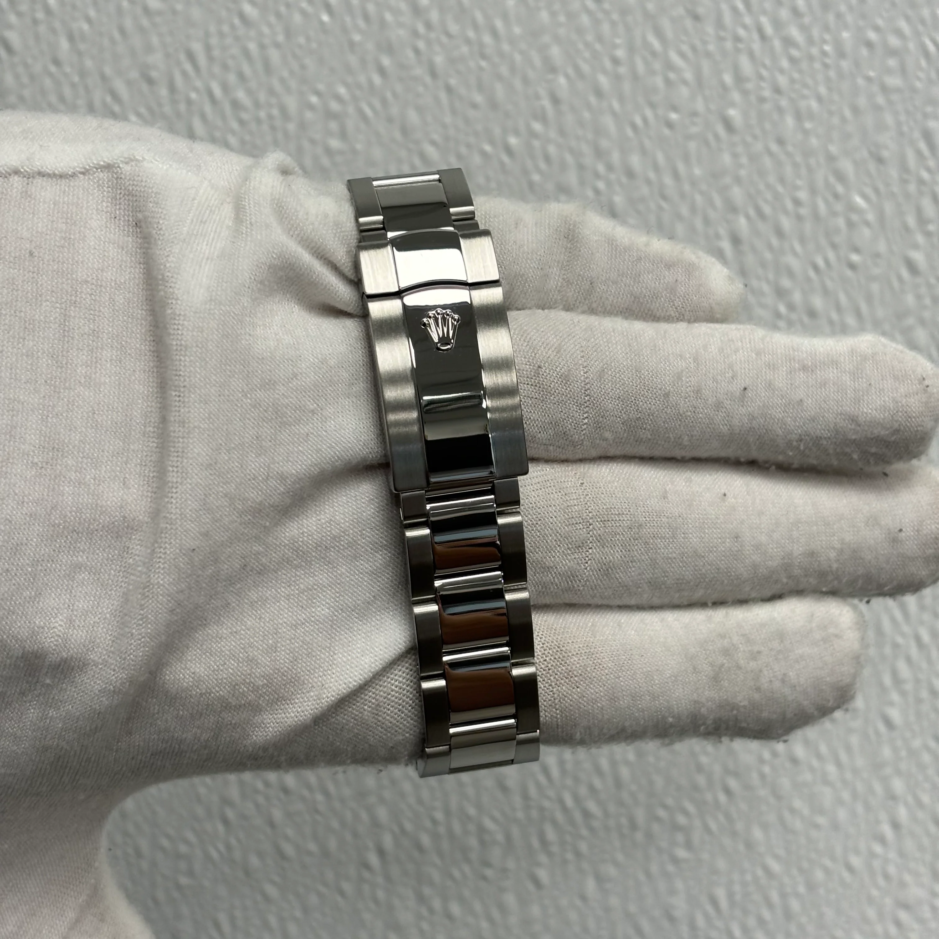 Rolex Datejust 36mm Pink Dial Watch Ref# 126284 - Image 4