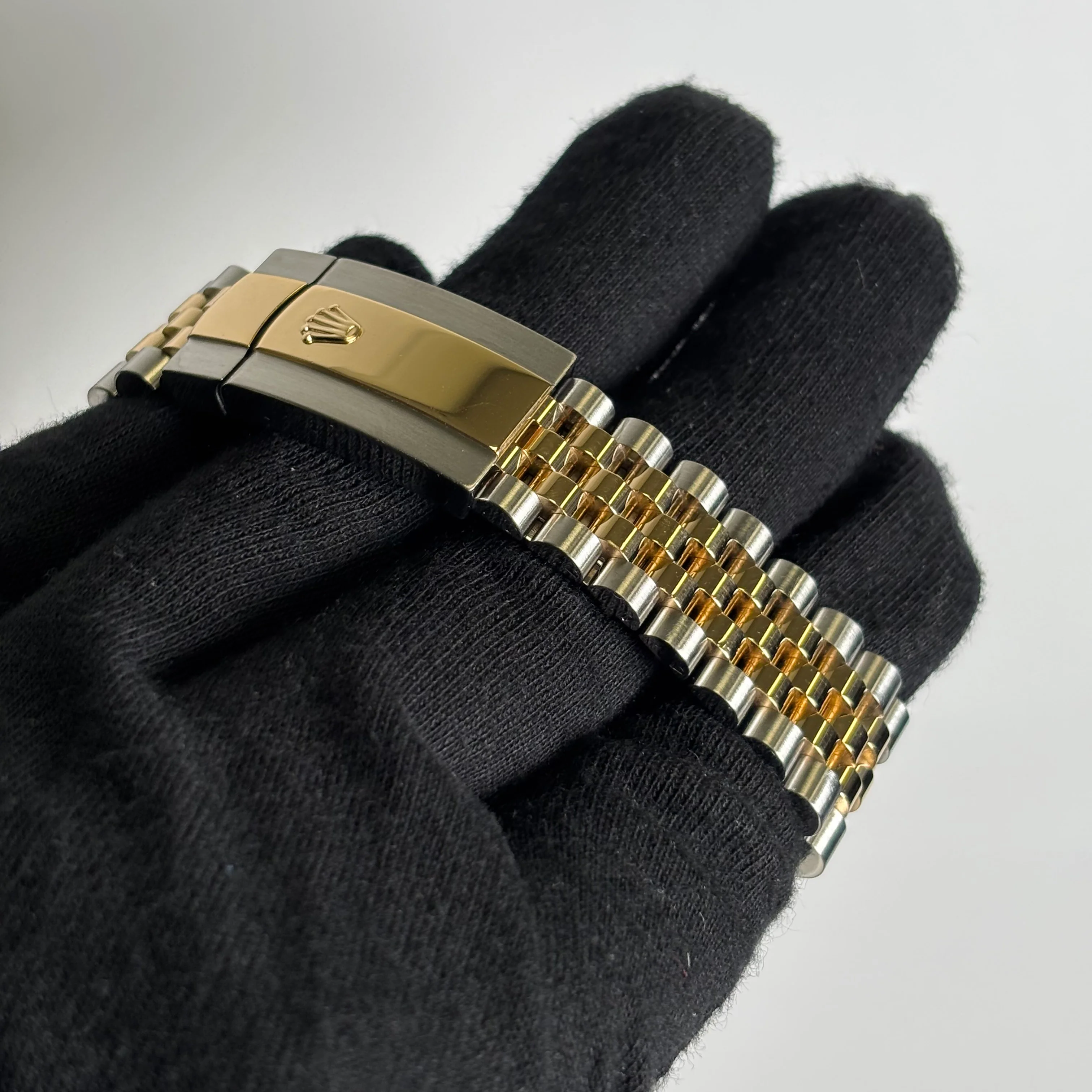 Rolex Datejust 41mm Black Dial Watch Ref# 126333 - Image 4