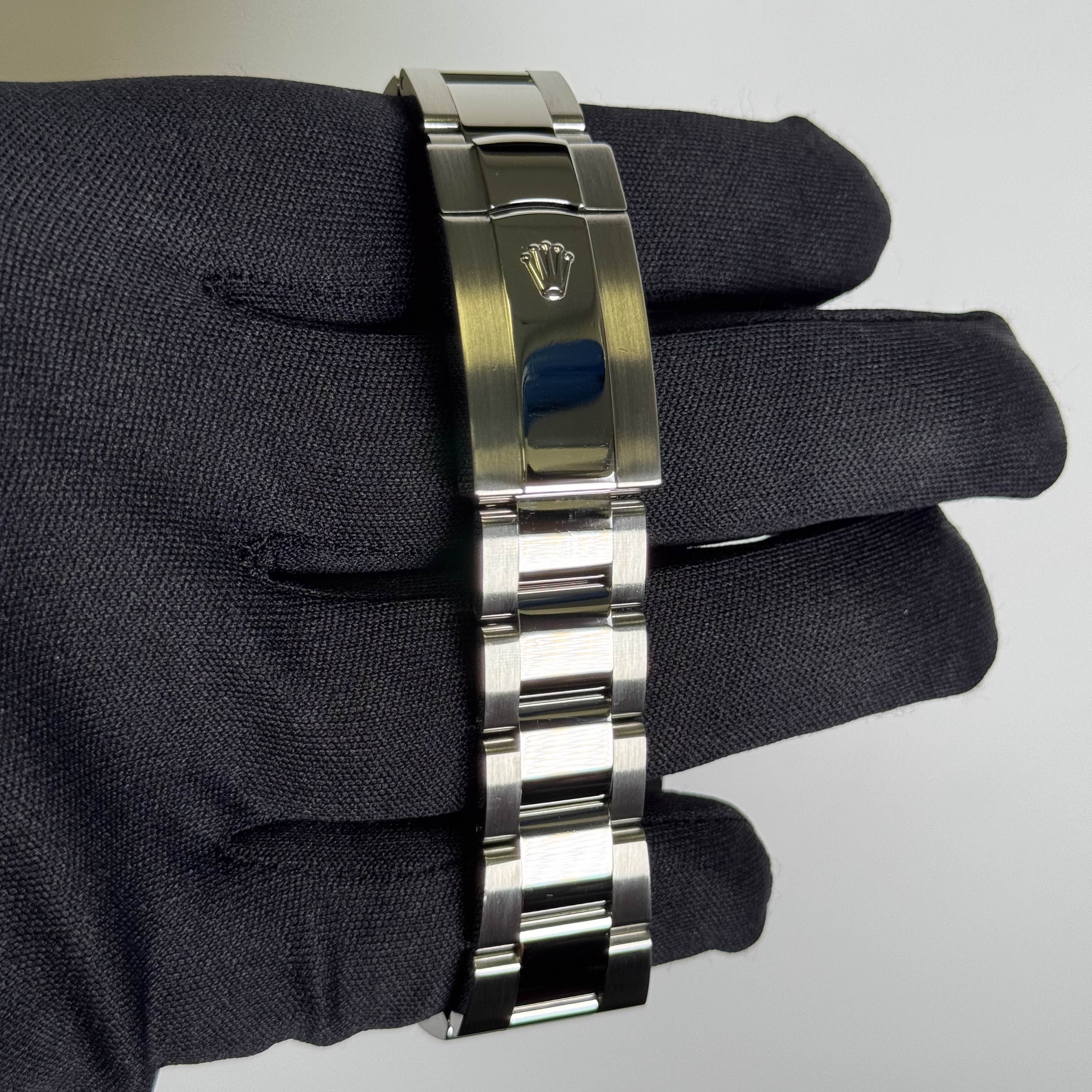 Rolex Datejust 41mm Blue Dial Watch Ref# 116334 - Image 4