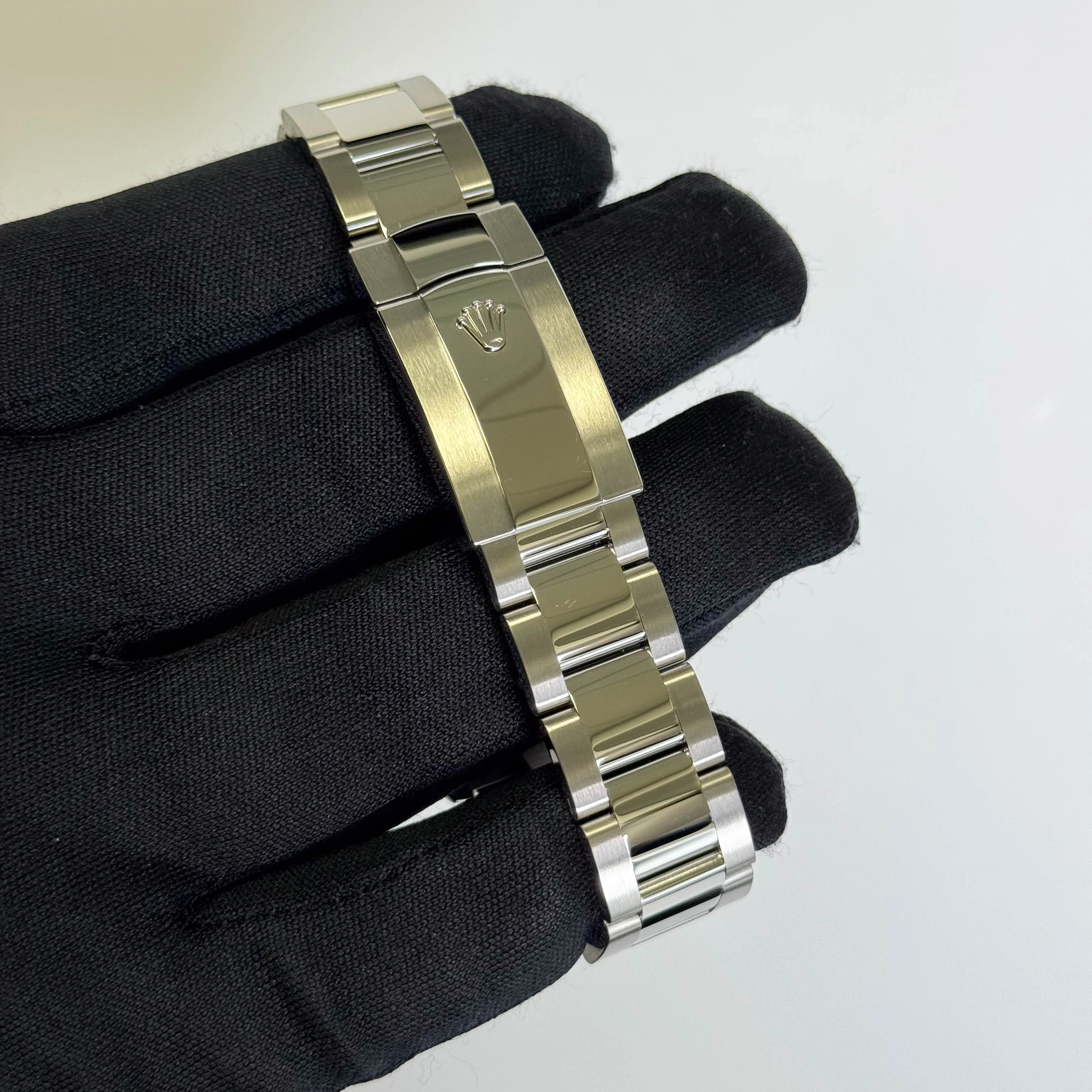 Rolex Datejust 41mm Blue Dial Watch Ref# 126300 - Image 4