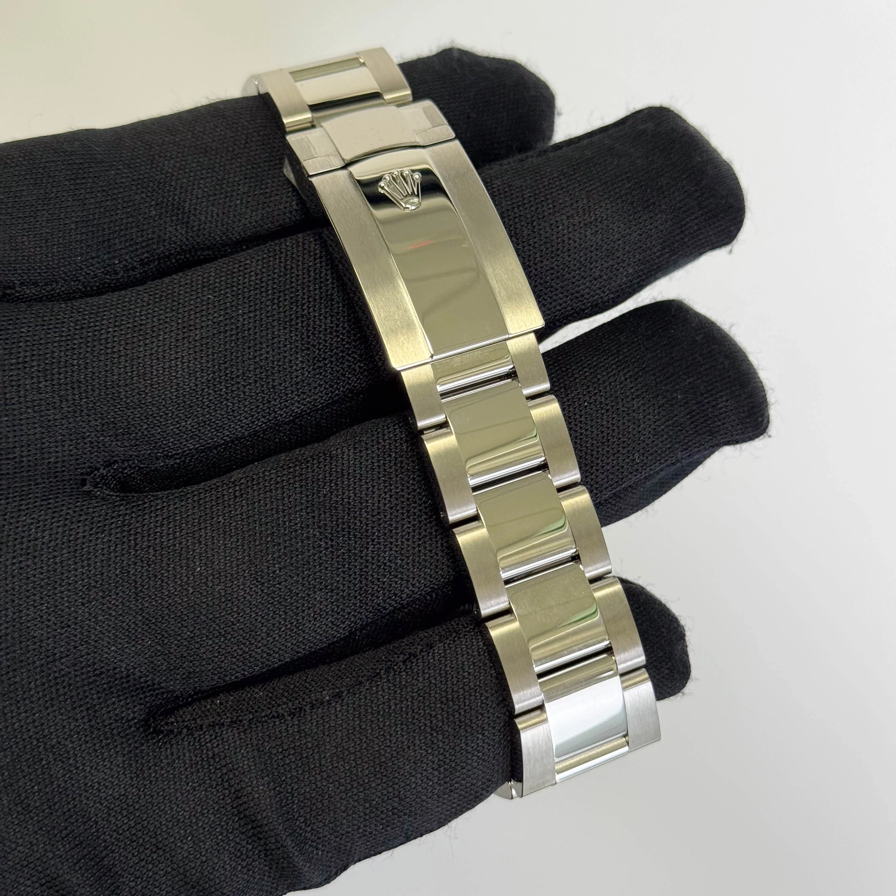 Rolex Datejust 41mm Green Dial Watch Ref# 126334 - Image 4