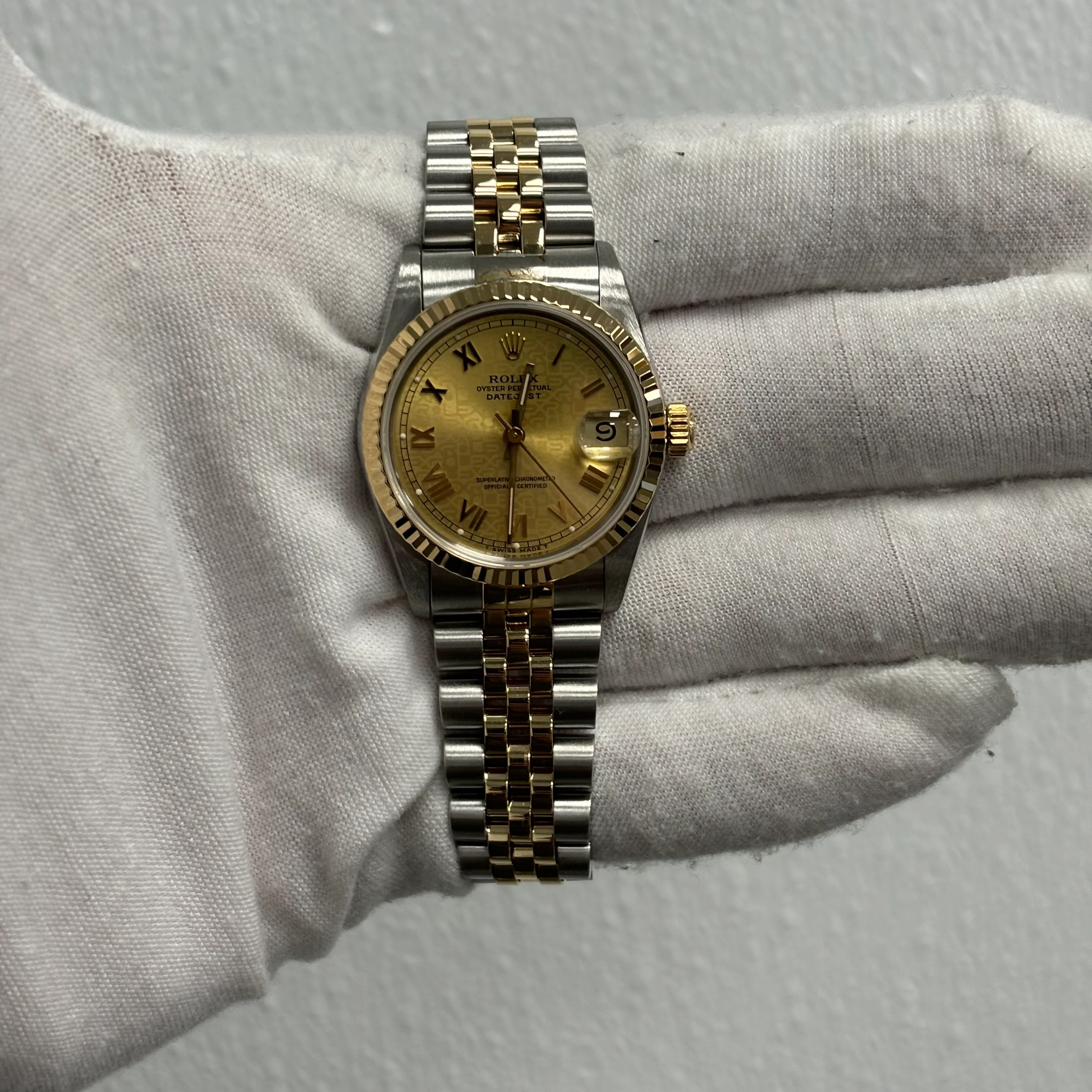 Rolex Datejust 31mm Jubilee Dial Watch Ref# 68273 - Image 2