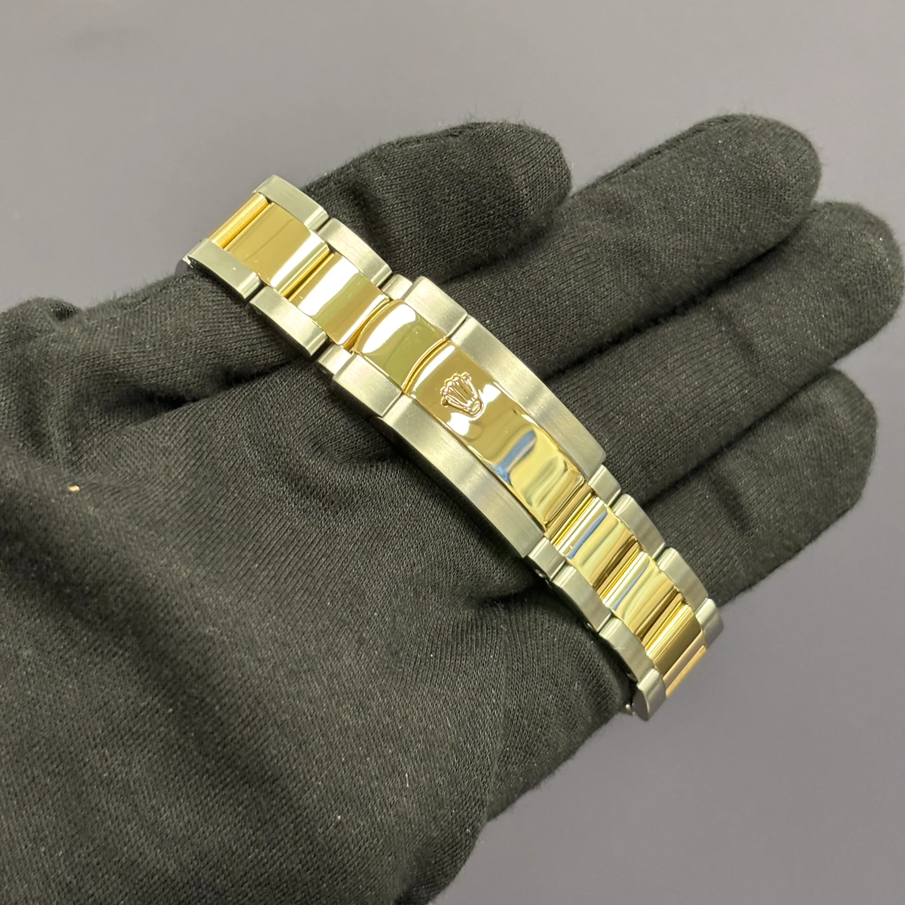 Rolex Datejust 41mm MOP Dial Watch Ref# 116333 - Image 4