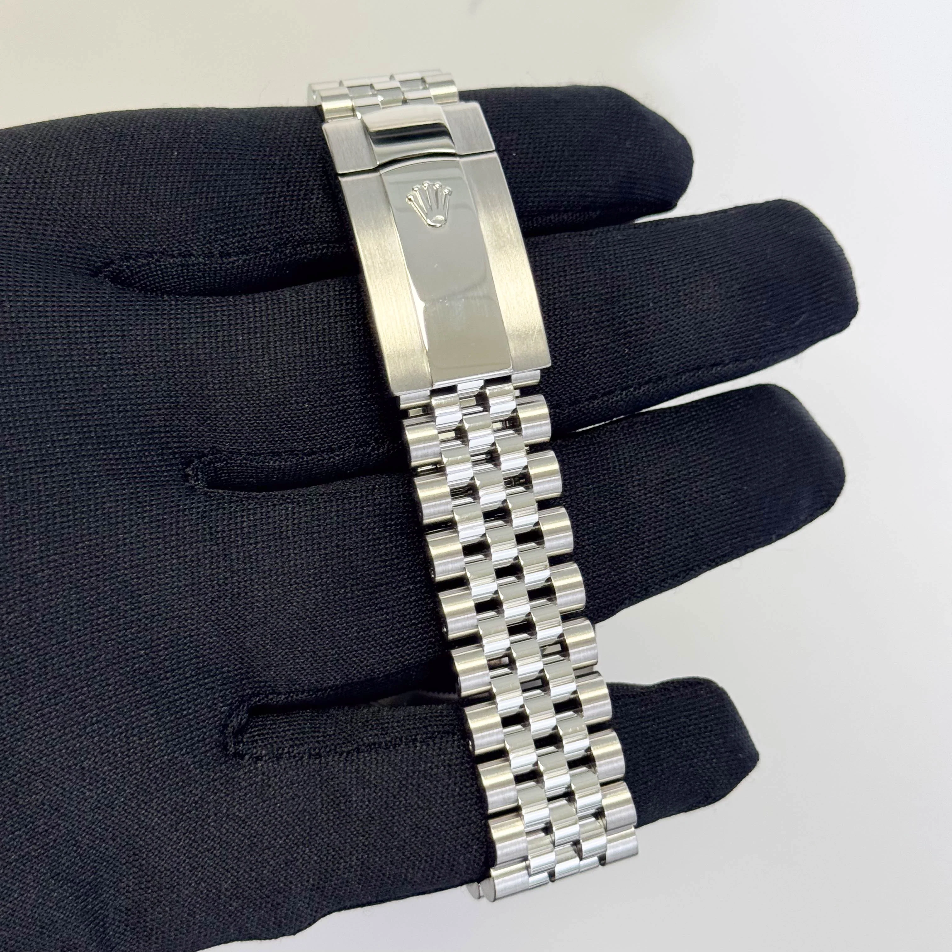 Rolex Datejust 41mm Rhodium Dial Watch Ref# 126334 - Image 4