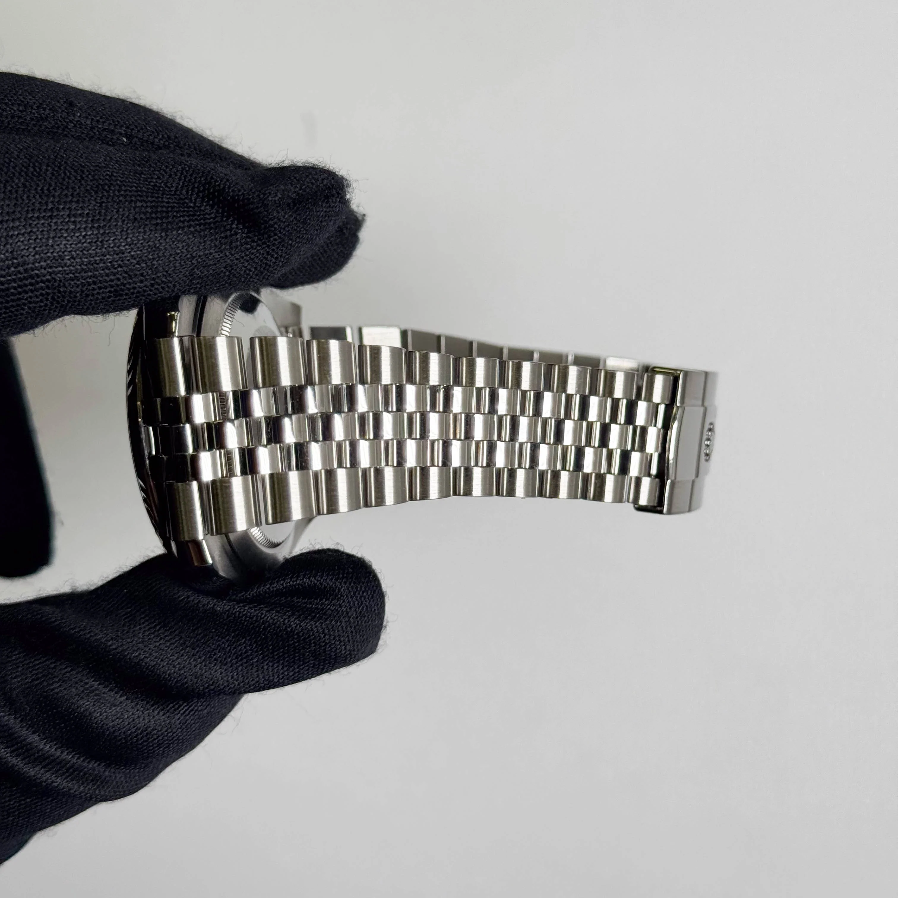Rolex Datejust 41mm Rhodium Dial Watch Ref# 126334 - Image 5