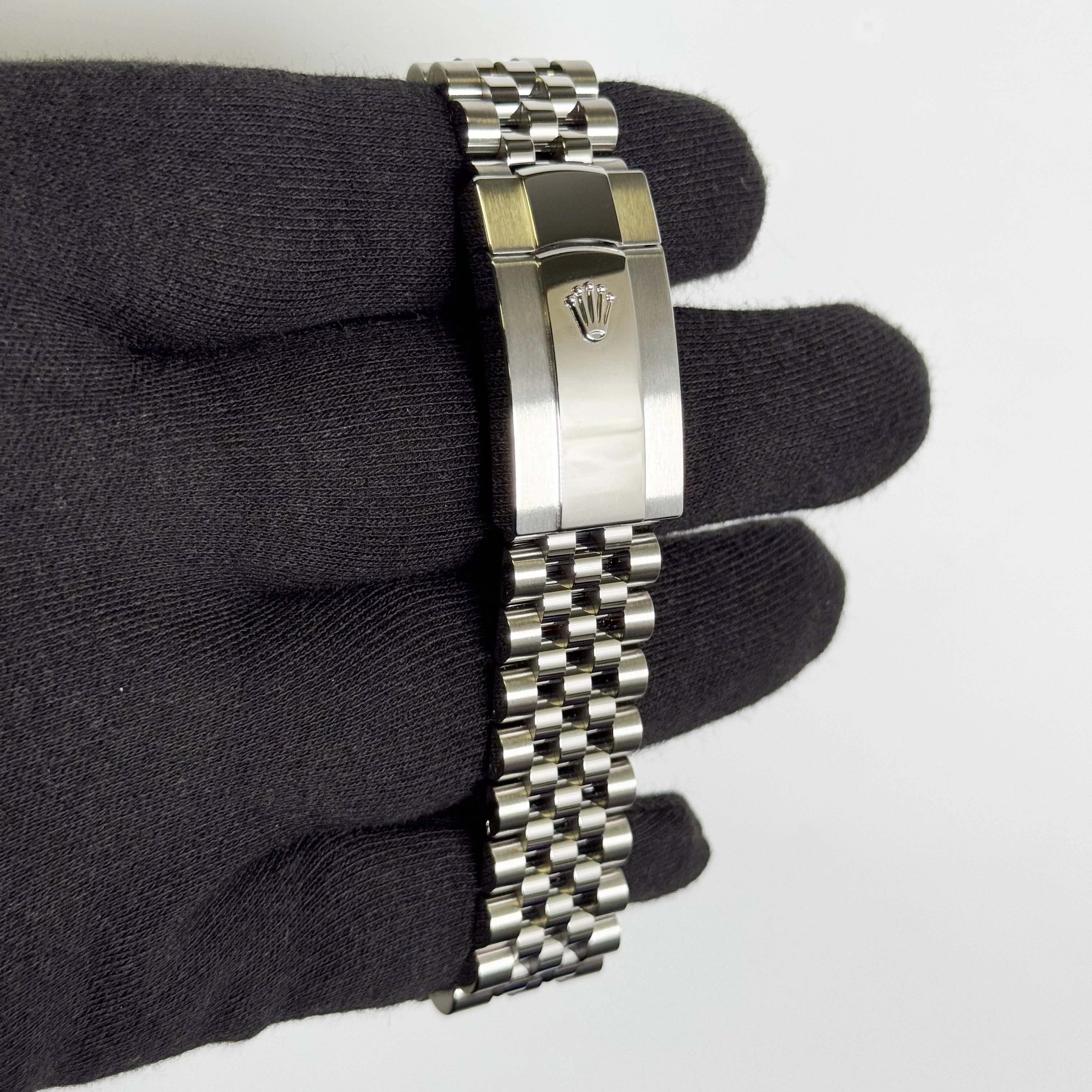 Rolex Datejust 41mm Rhodium Dial Watch Ref# 126334 - Image 4