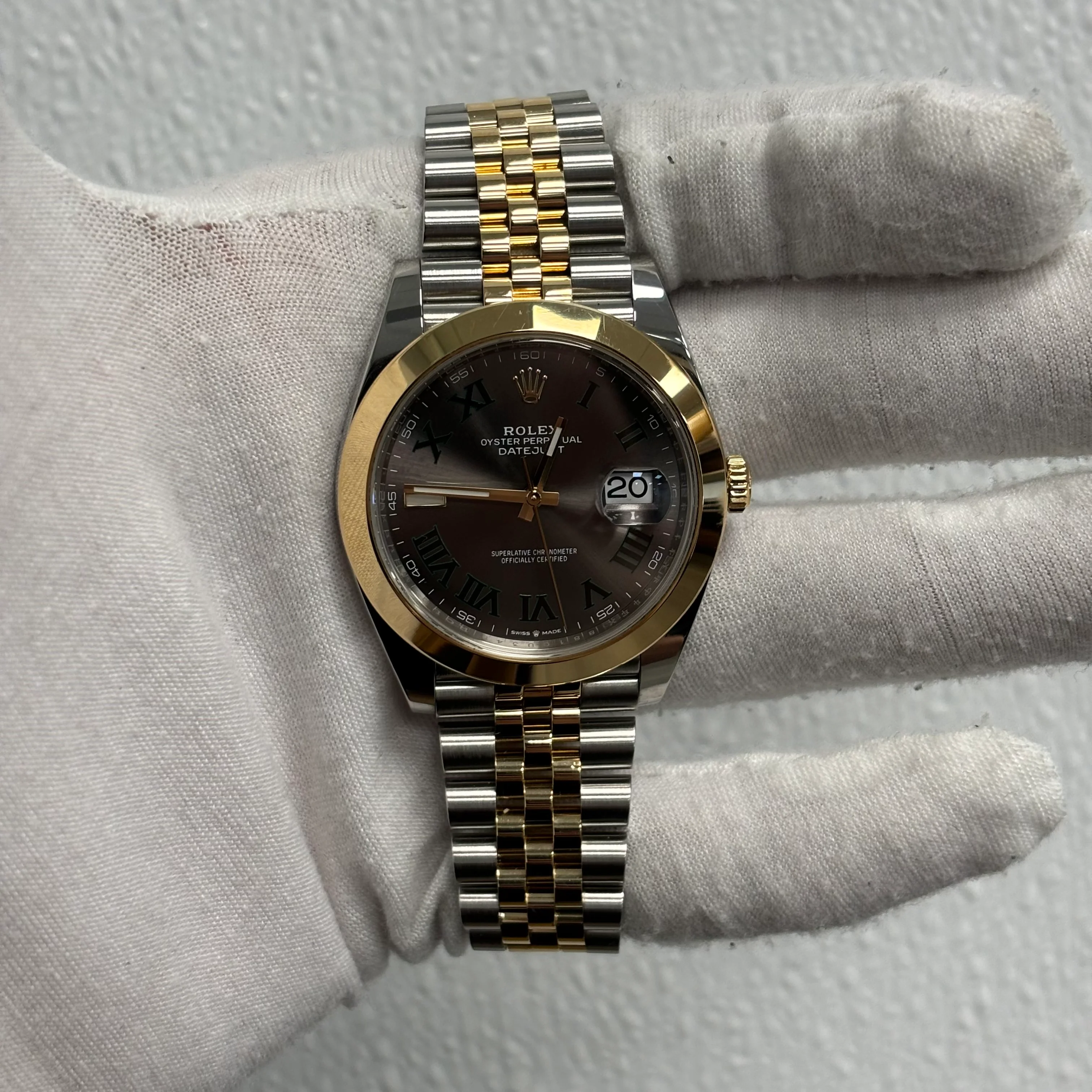 Rolex Datejust 41mm Wimbledon Dial Watch Ref# 126303 - Image 2