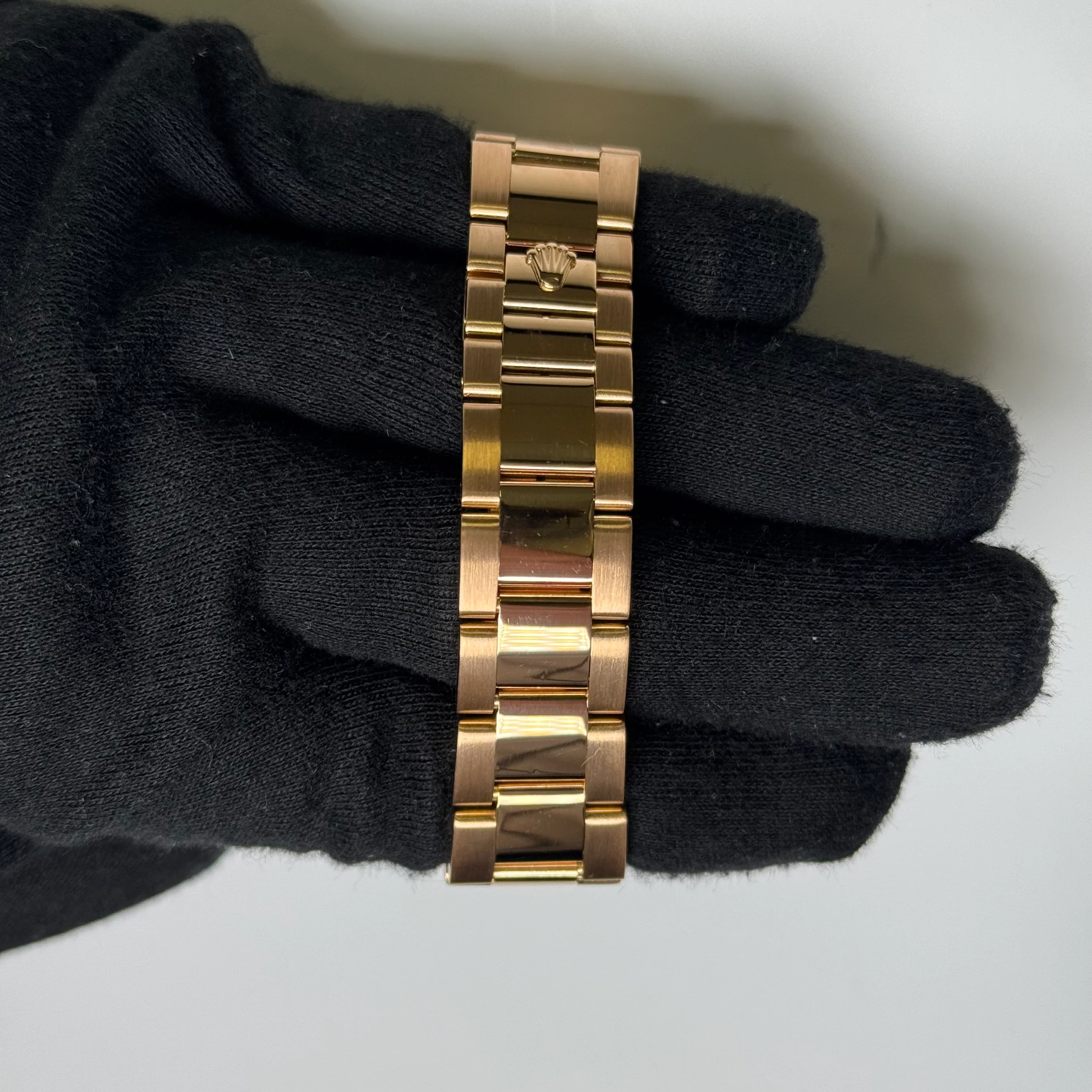 Rolex Day-Date 36mm Sunkiss Dial Watch Ref# 118205 - Image 4