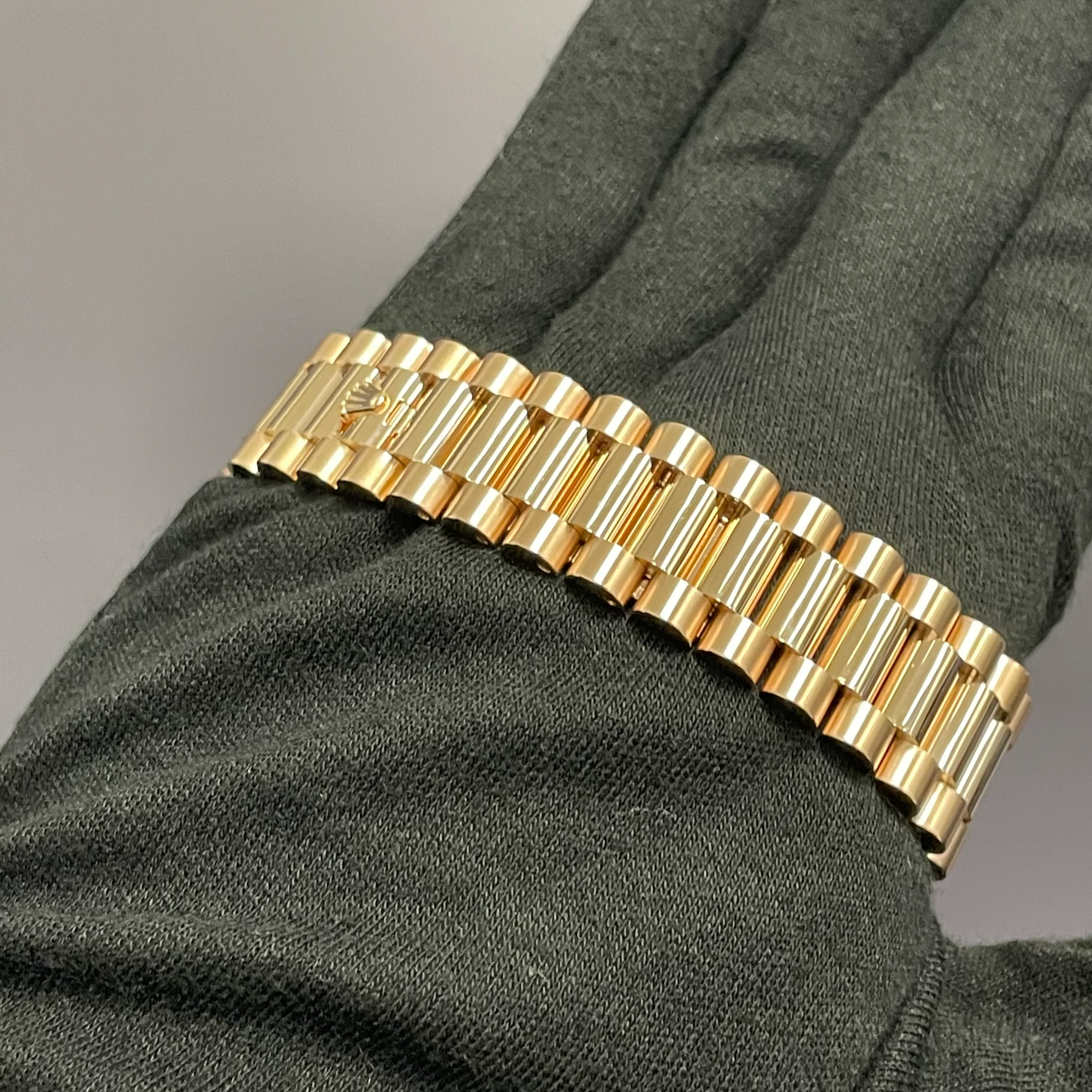 Rolex Day-Date 41mm Chocolate Dial Watch Ref# 218235 - Image 4