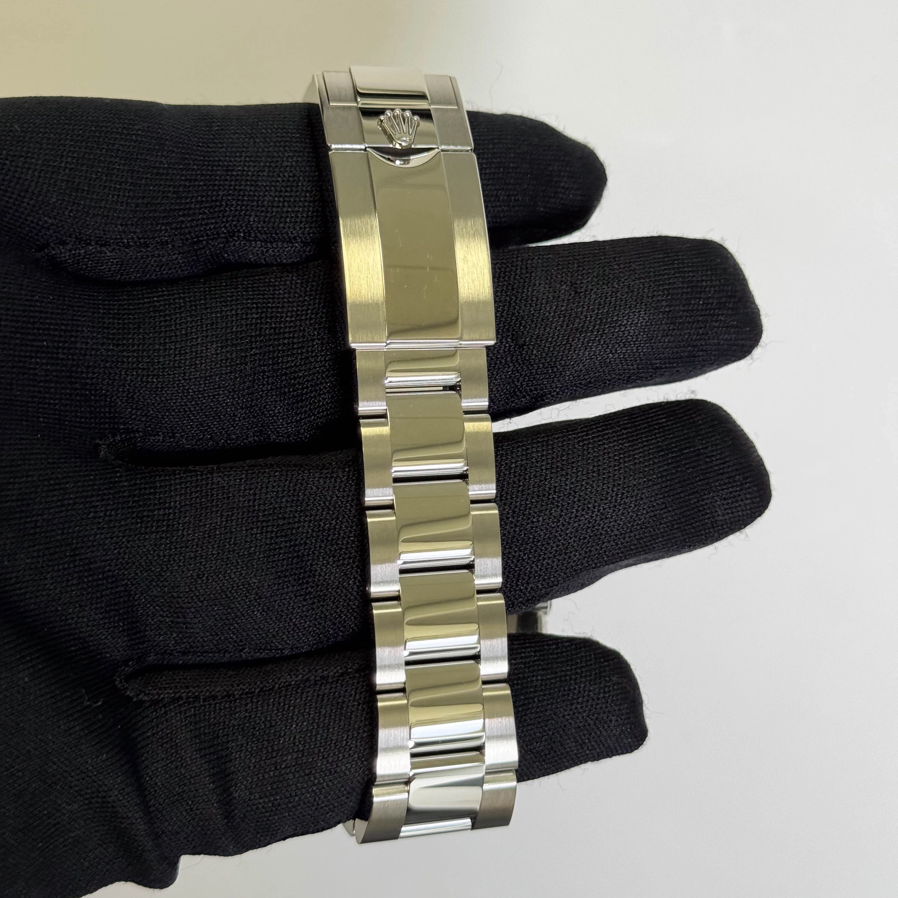 Rolex Daytona 40mm Black Dial Watch Ref# 126500LN - Image 4
