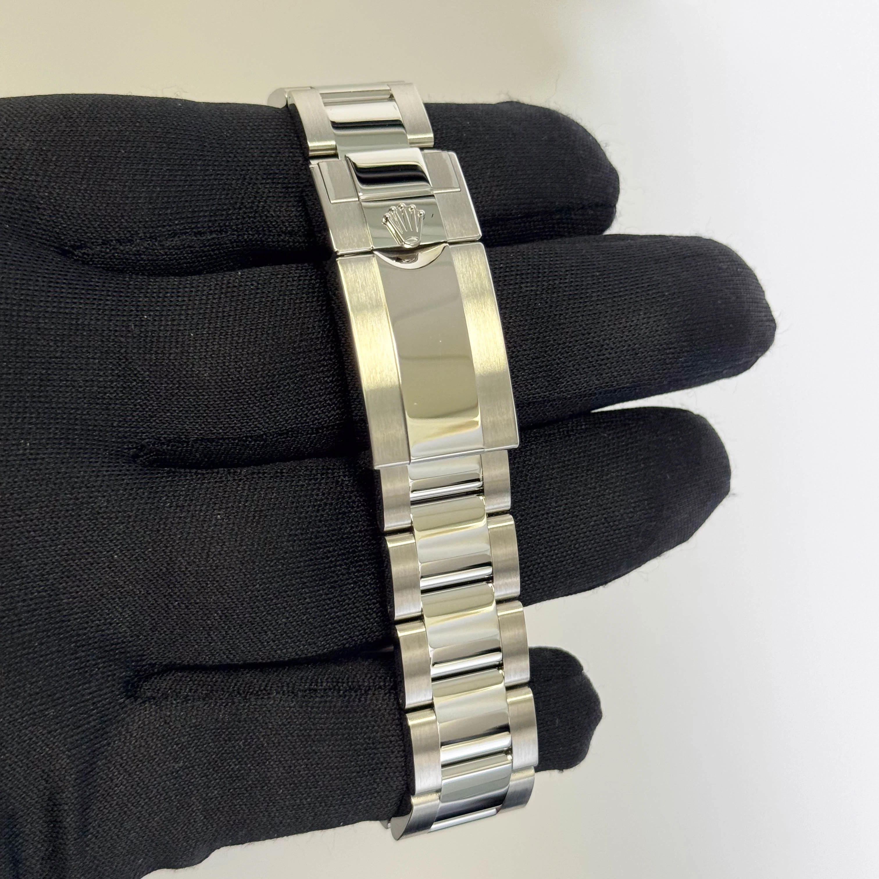 Rolex Daytona 40mm Black Dial Watch Ref# 126500LN - Image 4