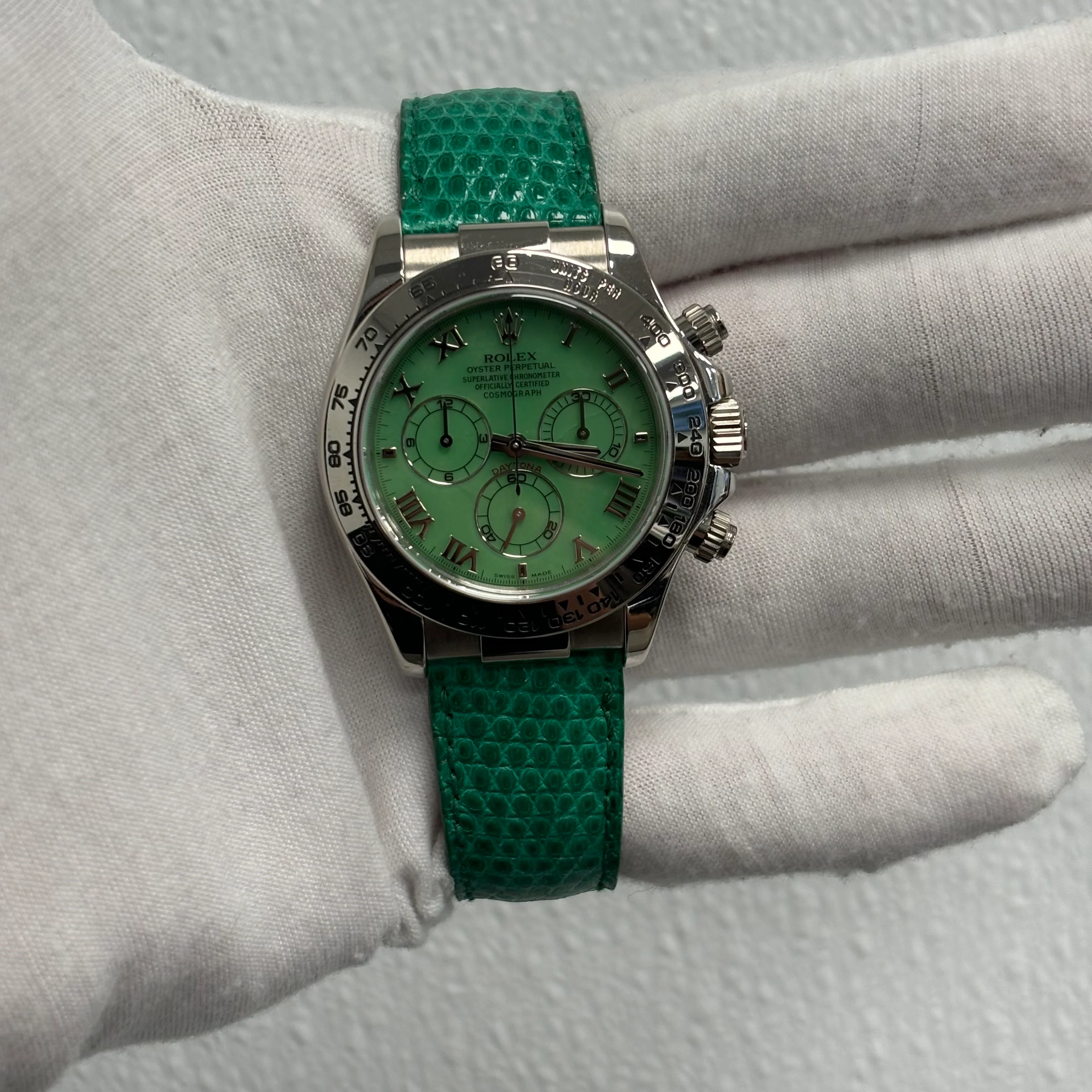 Rolex Daytona 40mm Green Dial Ref# 116519 - Image 2