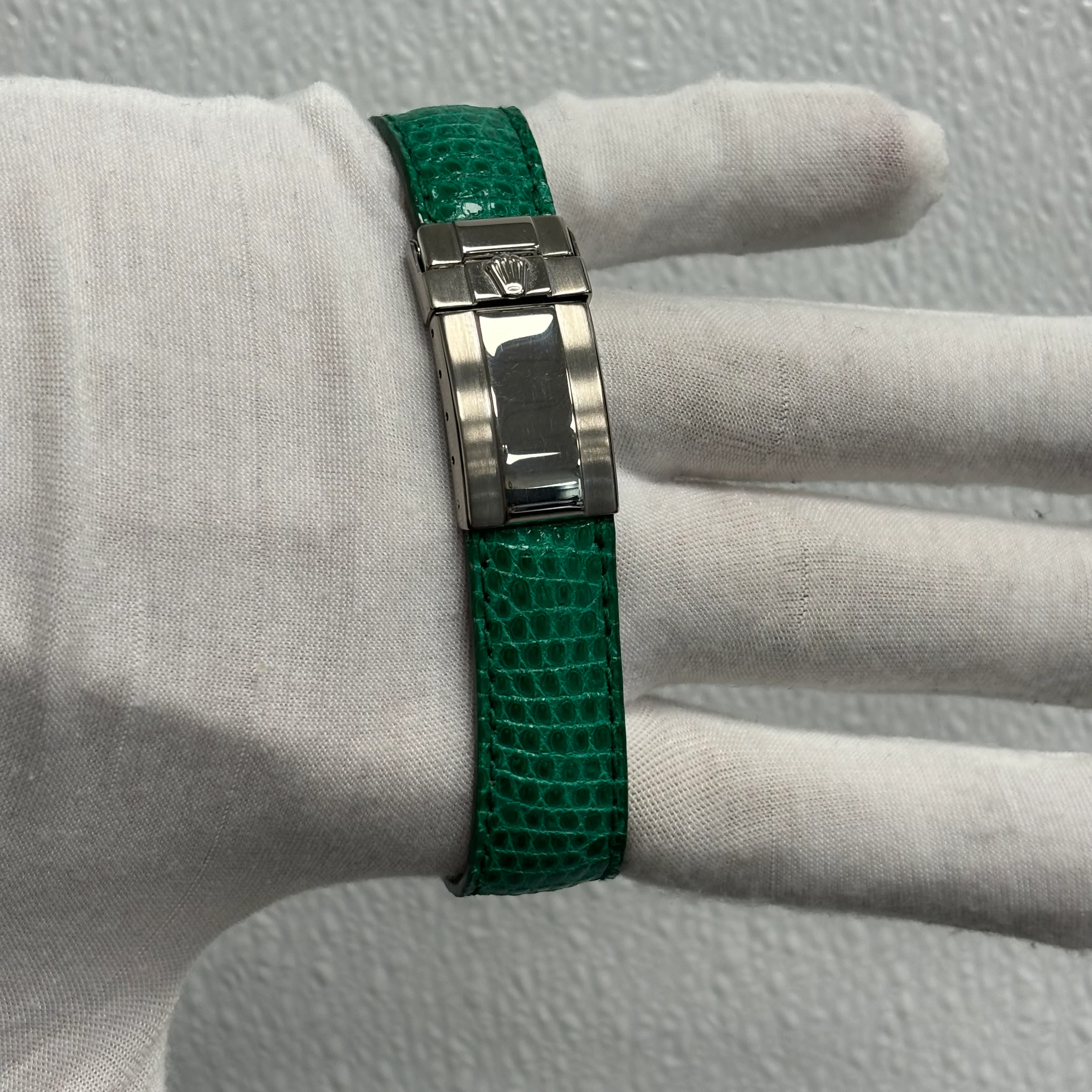 Rolex Daytona 40mm Green Dial Ref# 116519 - Image 4