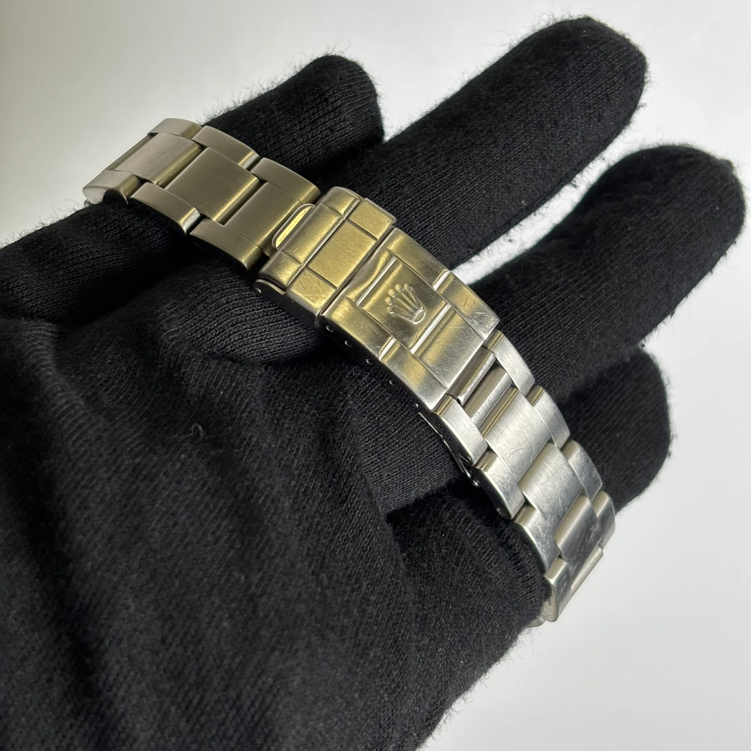 Rolex GMT-Master II 40mm Black Dial Watch Ref# 16710 - Image 4