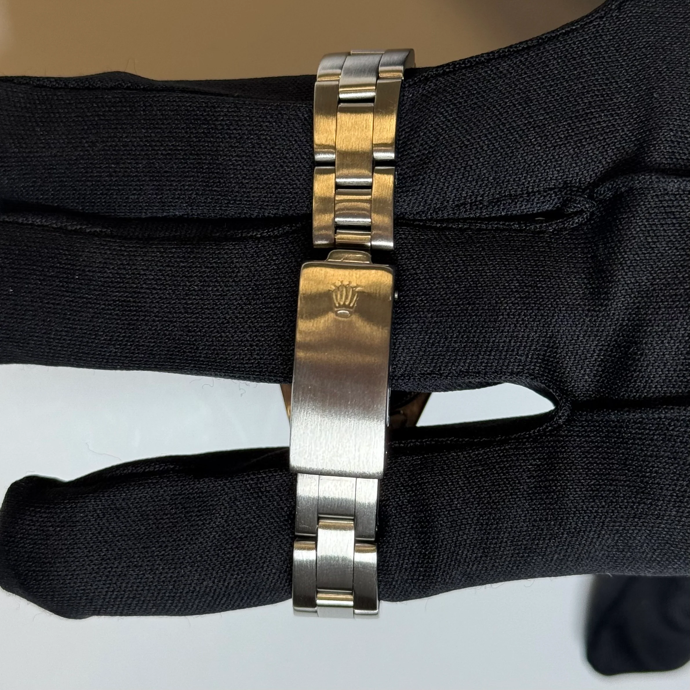 Rolex Oyster Perpetual Datejust 26mm MOP Dial Watch Ref# 6916 - Image 4