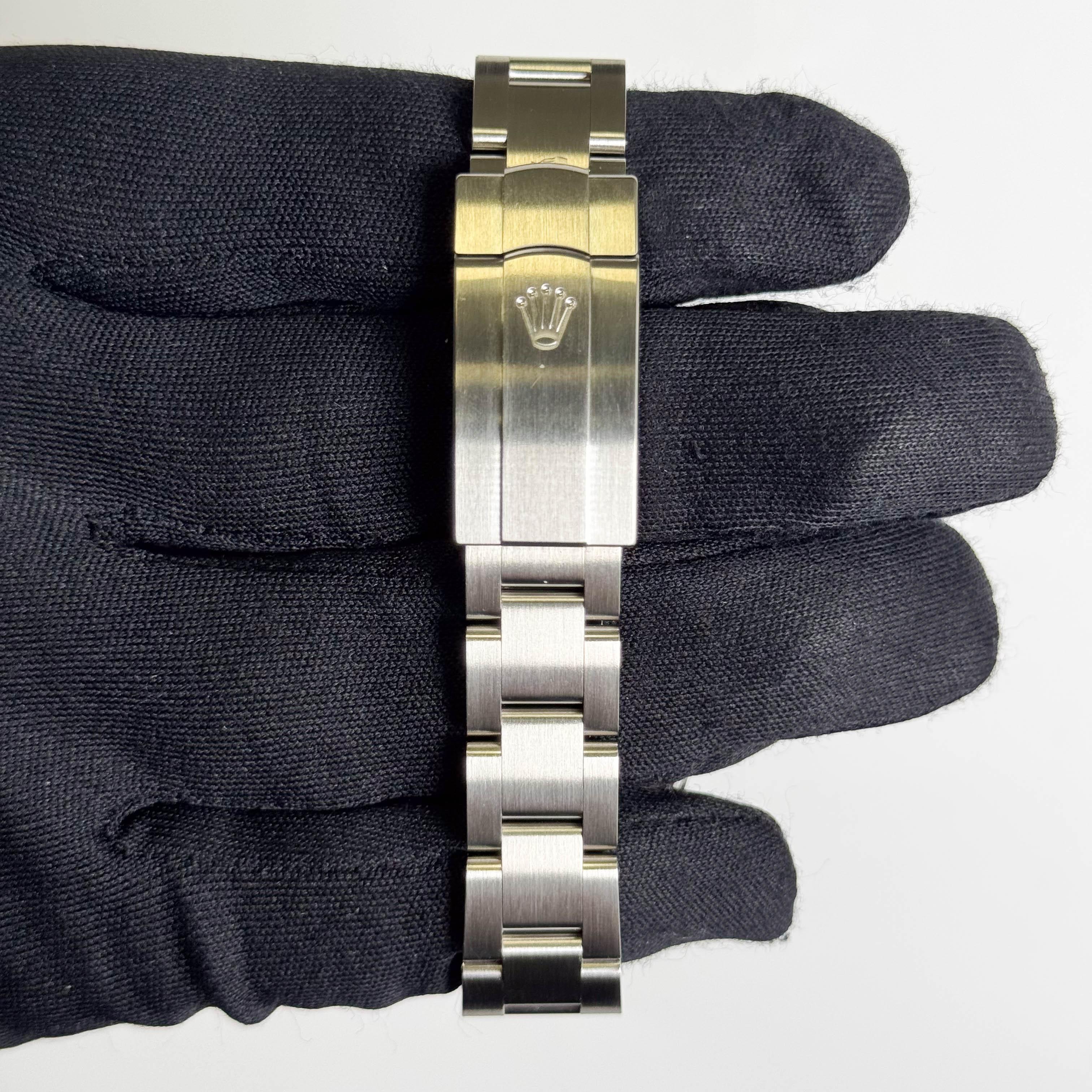 Rolex Oyster Perpetual 31mm Lilac Dial Watch Ref# 277200 - Image 4