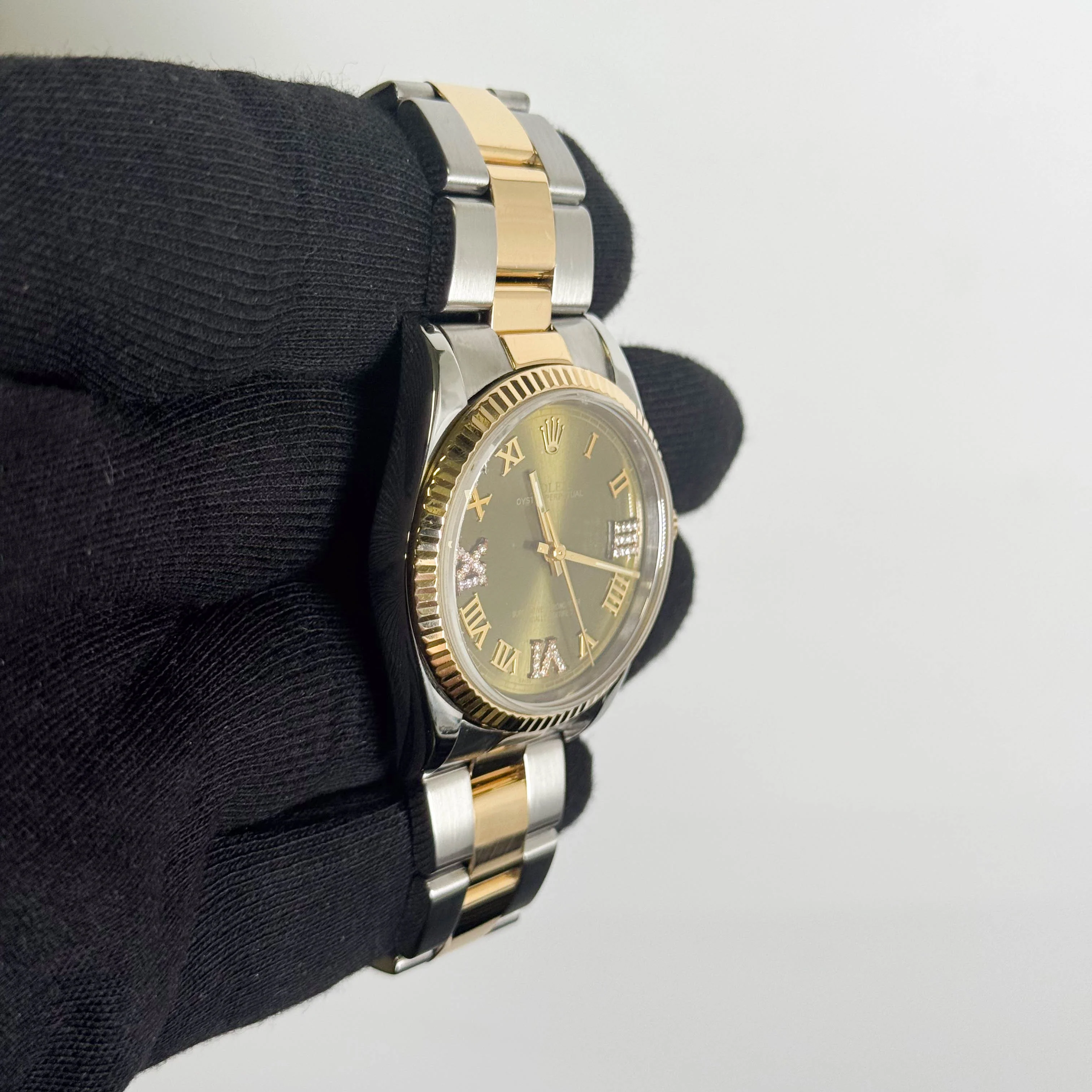 Rolex Oyster Perpetual 34mm Green Dial Watch Ref# 14233M - Image 3