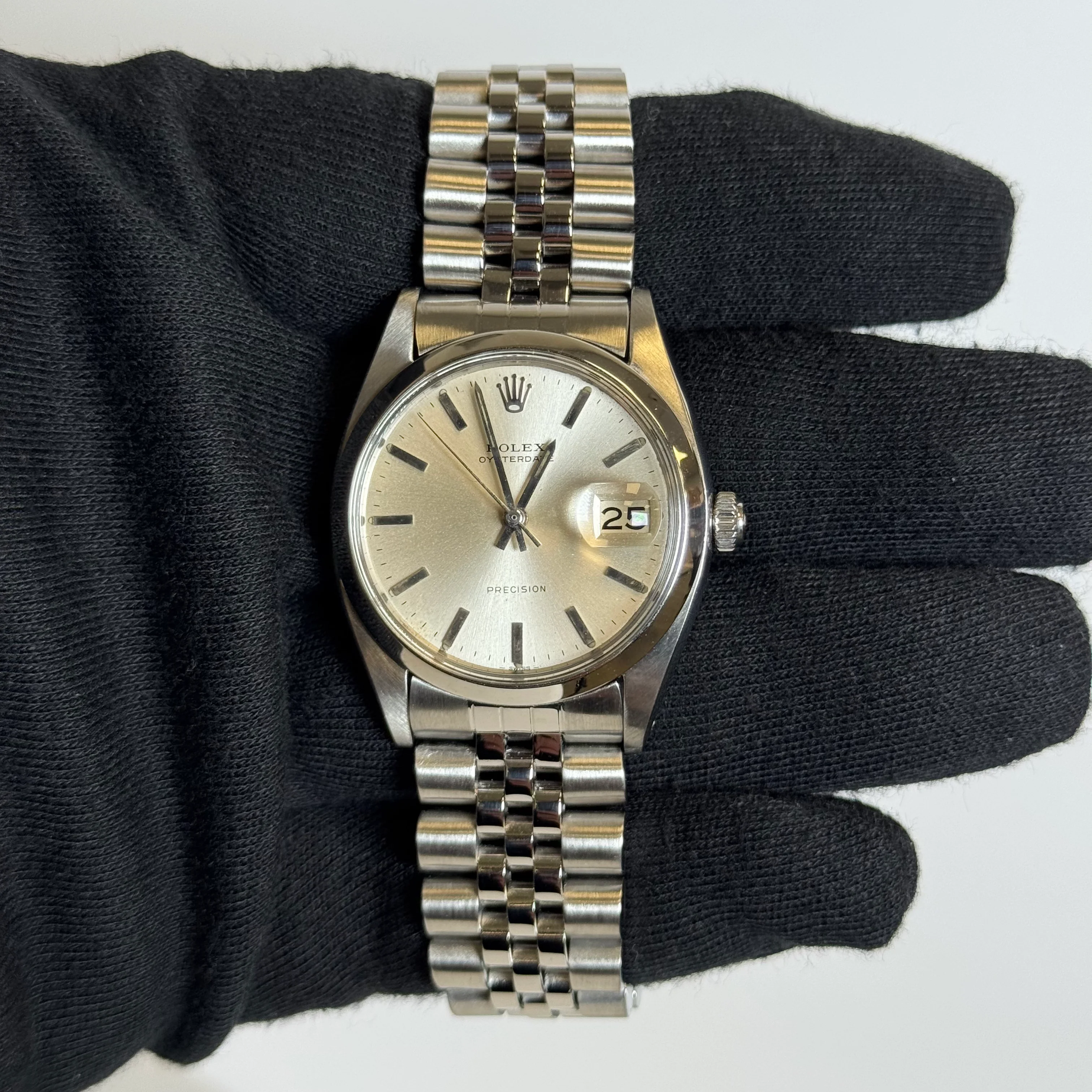 Rolex Oysterdate 34mm Silver Dial Watch Ref# 2618 - Image 2