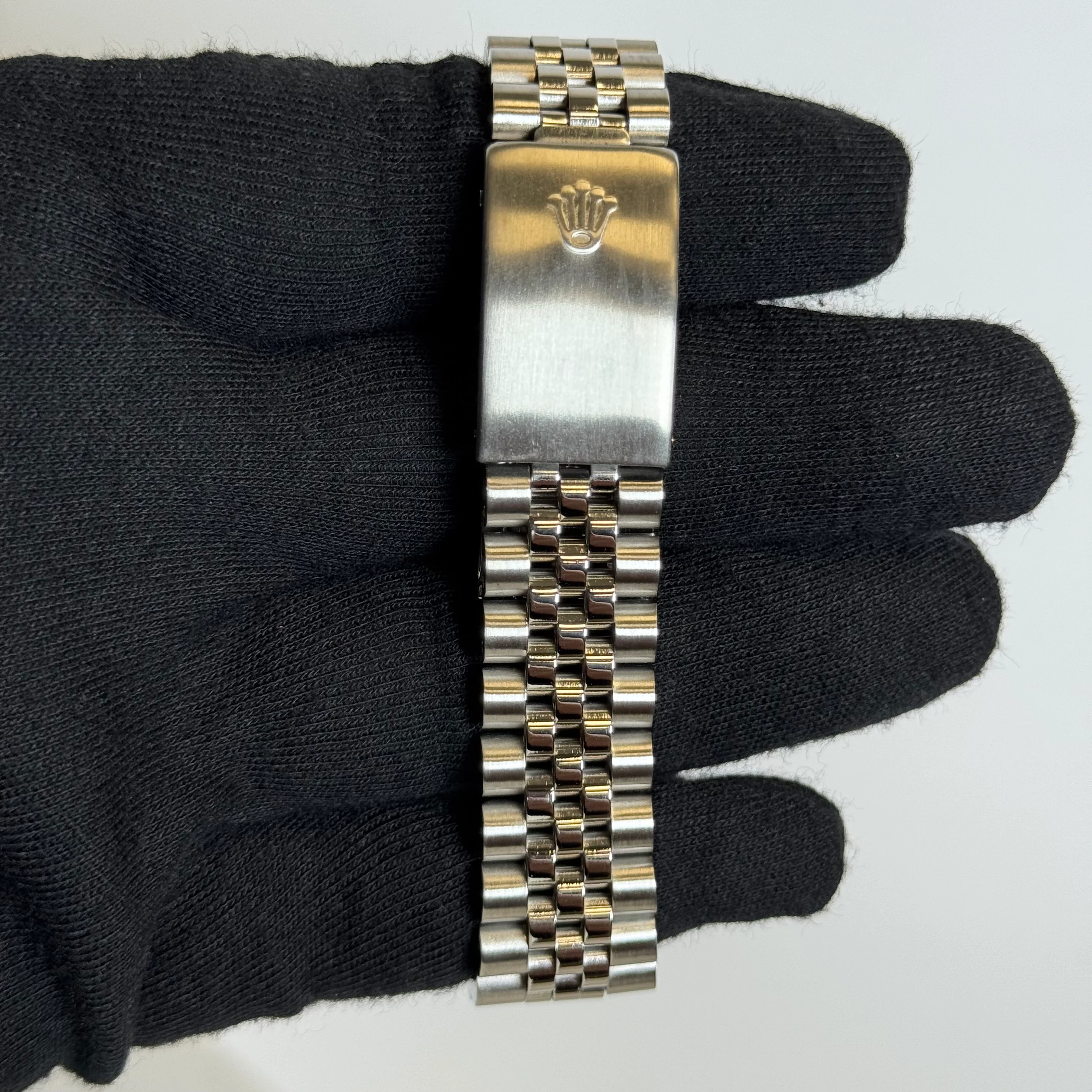 Rolex Oysterdate 34mm Silver Dial Watch Ref# 2618 - Image 4