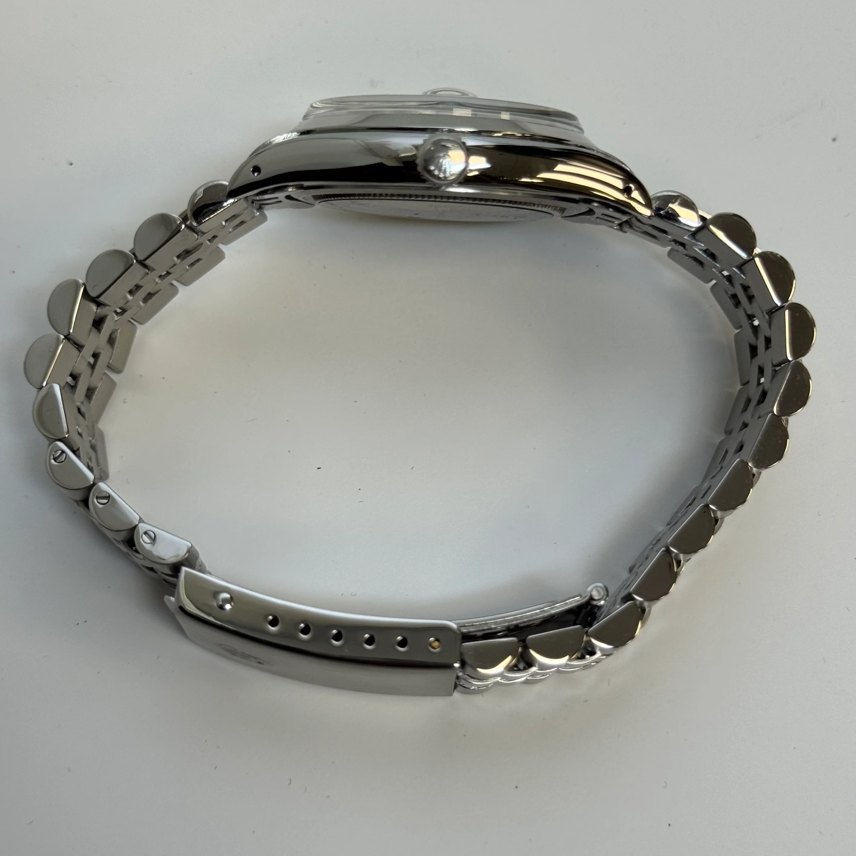 Rolex Oysterdate 34mm Silver Dial Watch Ref# 2618 - Image 5